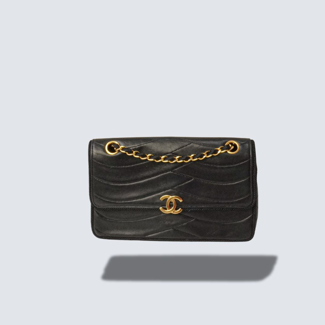 Chanel Scallop Quilted Flapbag 1989-1991