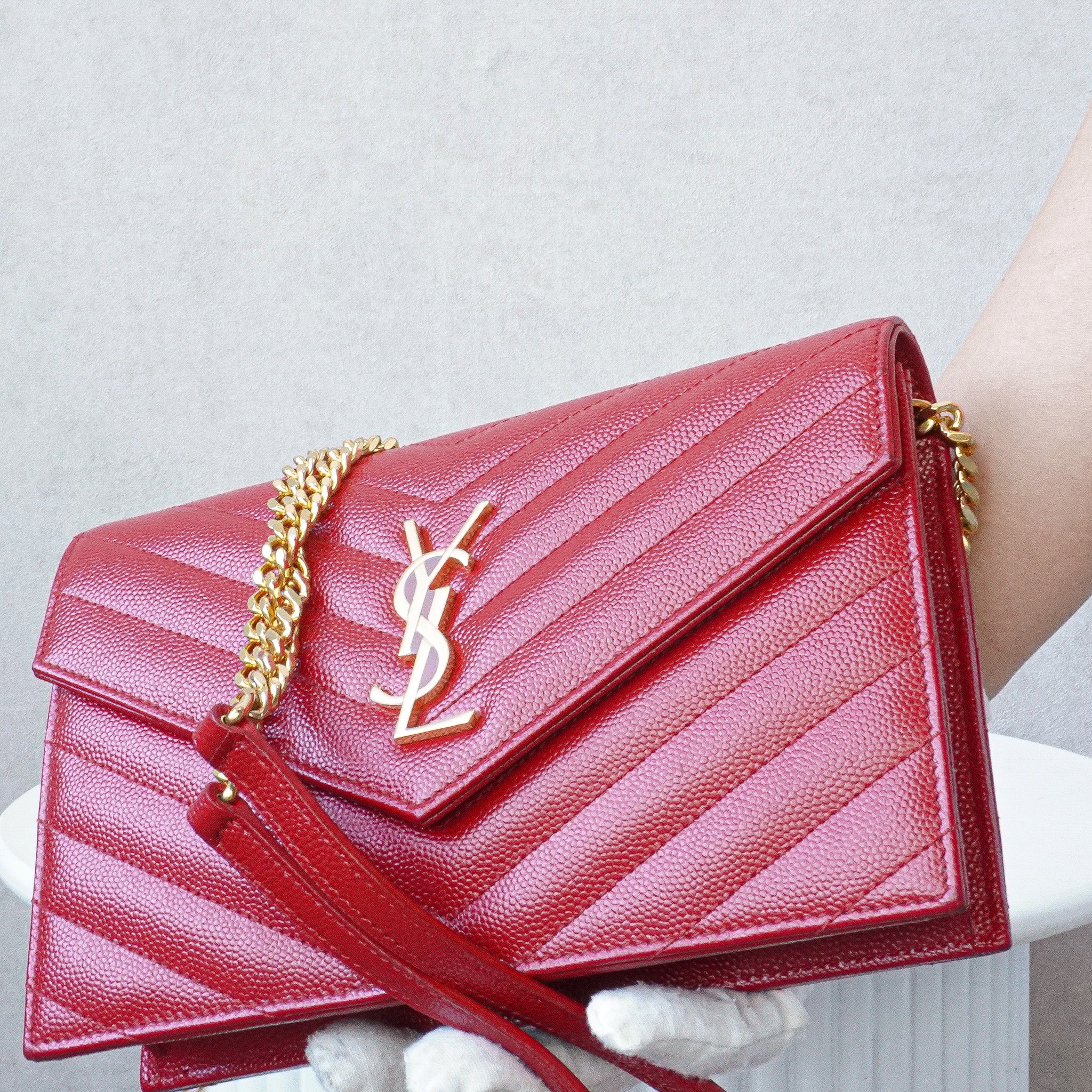 Saint Laurent Paris Cassandra red crossbody tas
