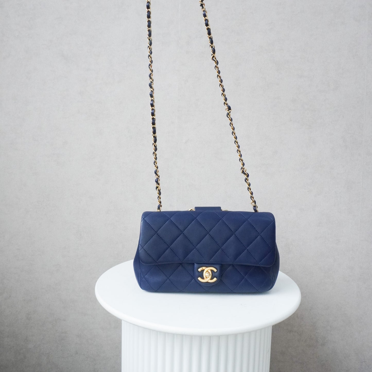 Chanel Loop Flapbag Navy