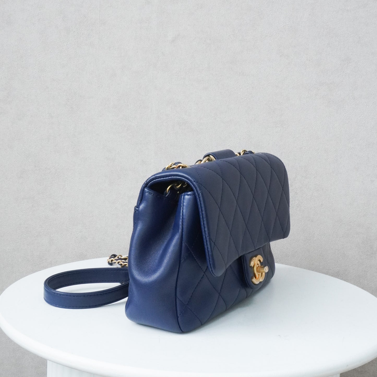 Chanel Loop Flapbag Navy