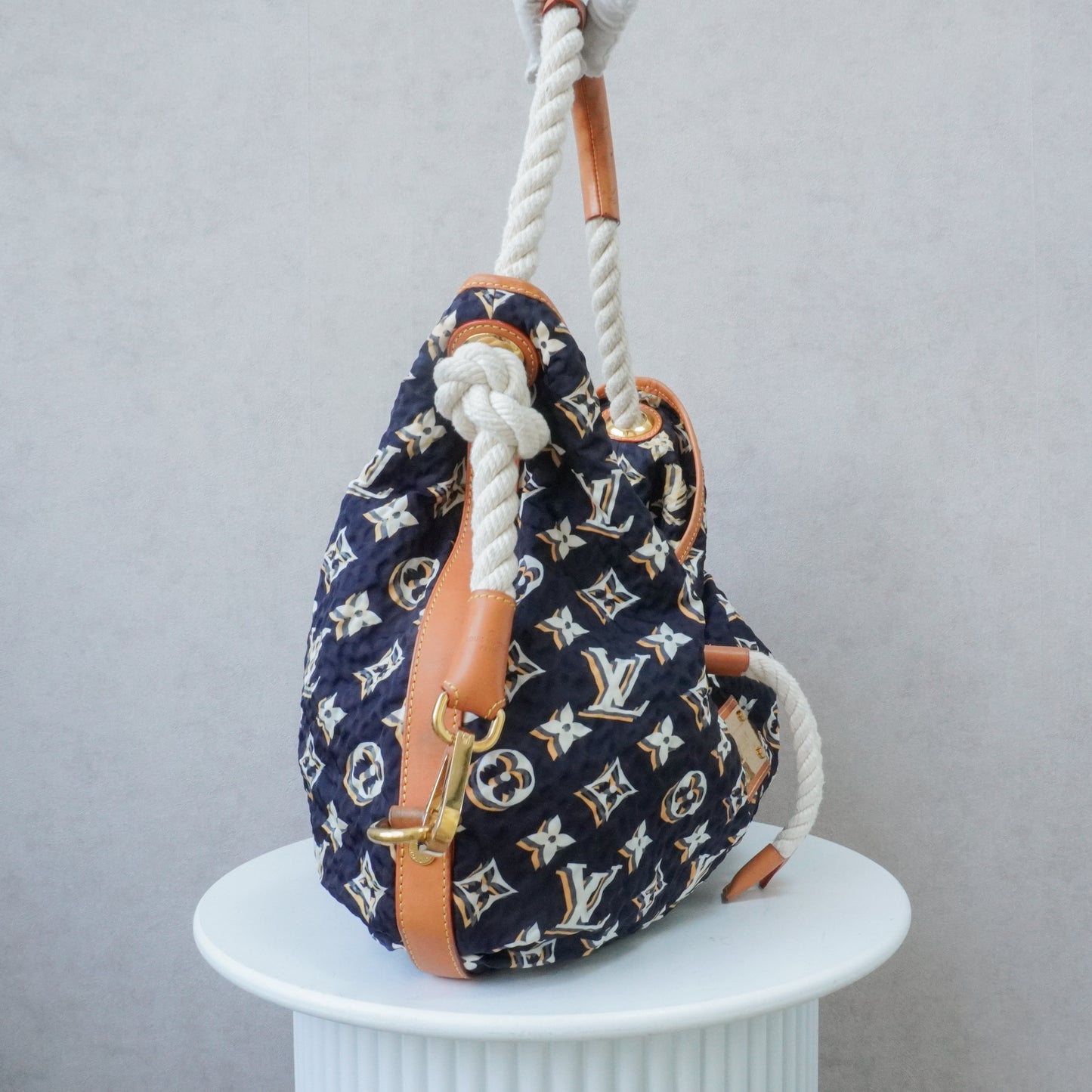 Louis Vuitton Bulle MM Marine