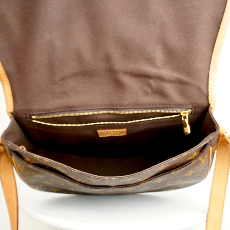 Louis Vuitton Menilmontant