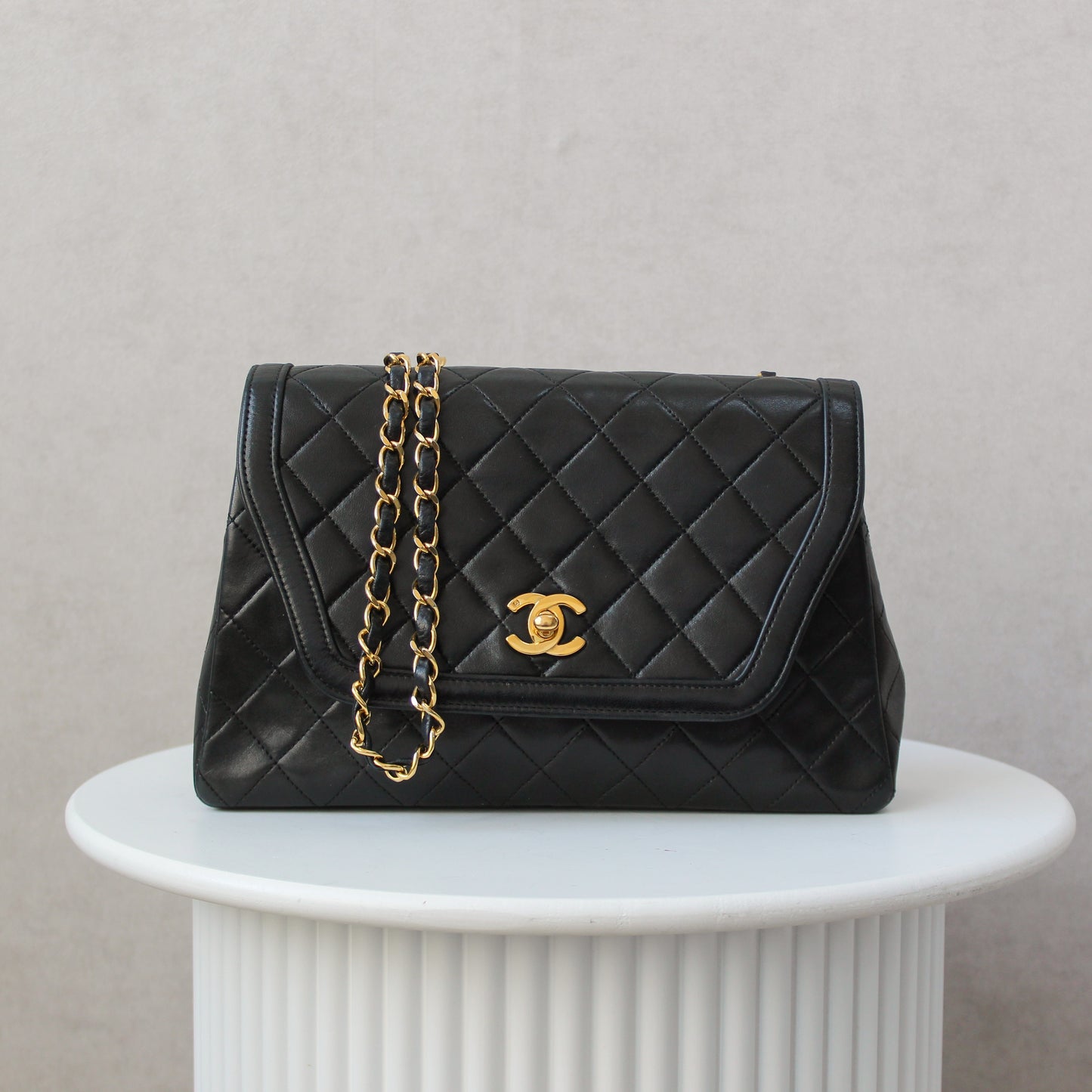 Chanel Single Flapbag Trapeze crossbody 24k ghw
