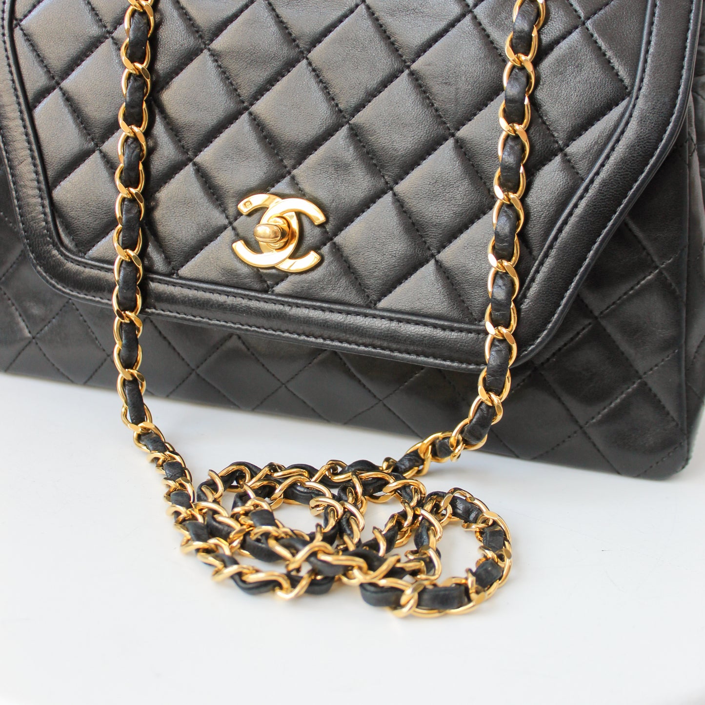 Chanel Single Flapbag Trapeze crossbody 24k ghw