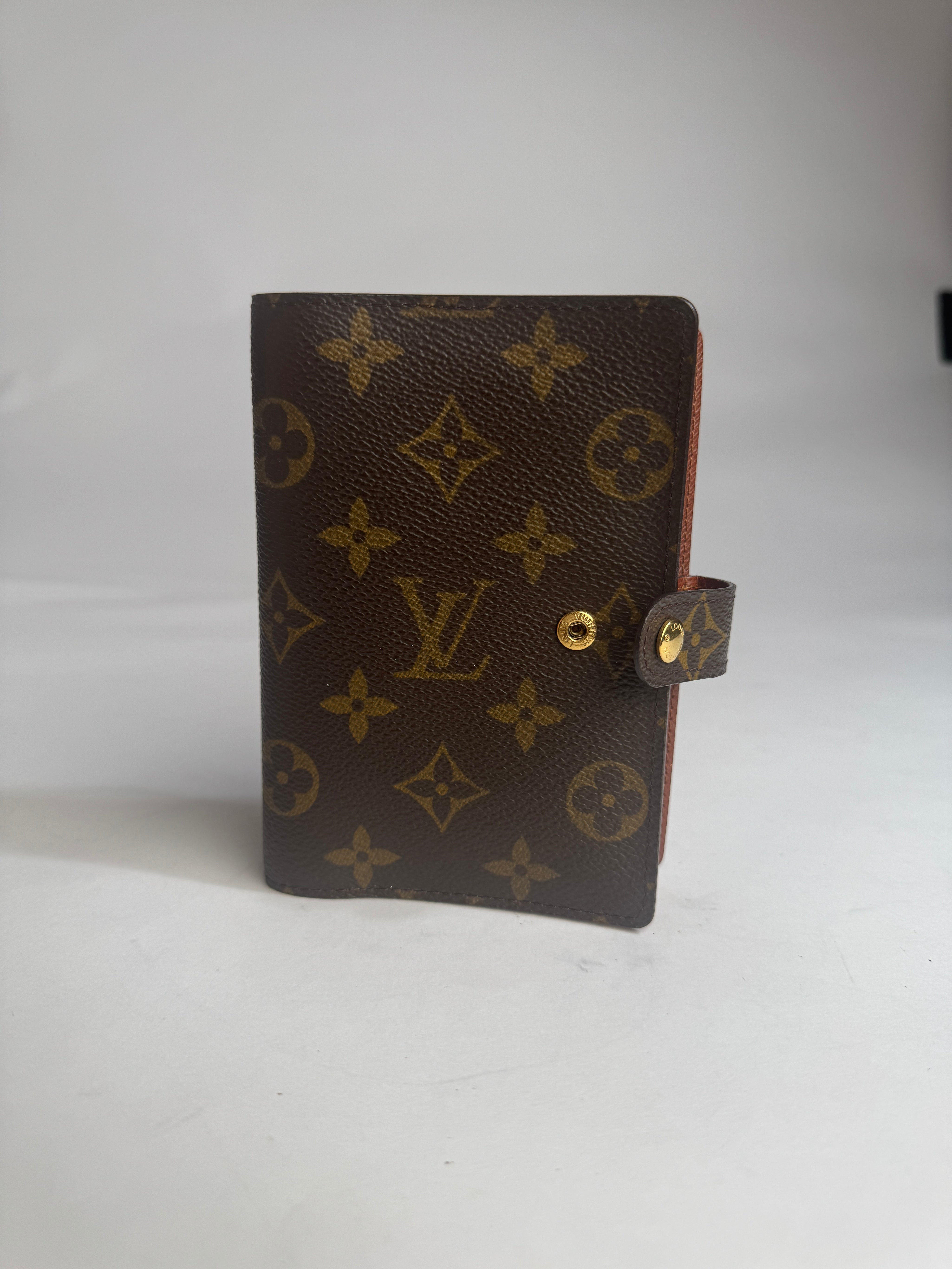 Louis Vuitton Agenda Monogram brown