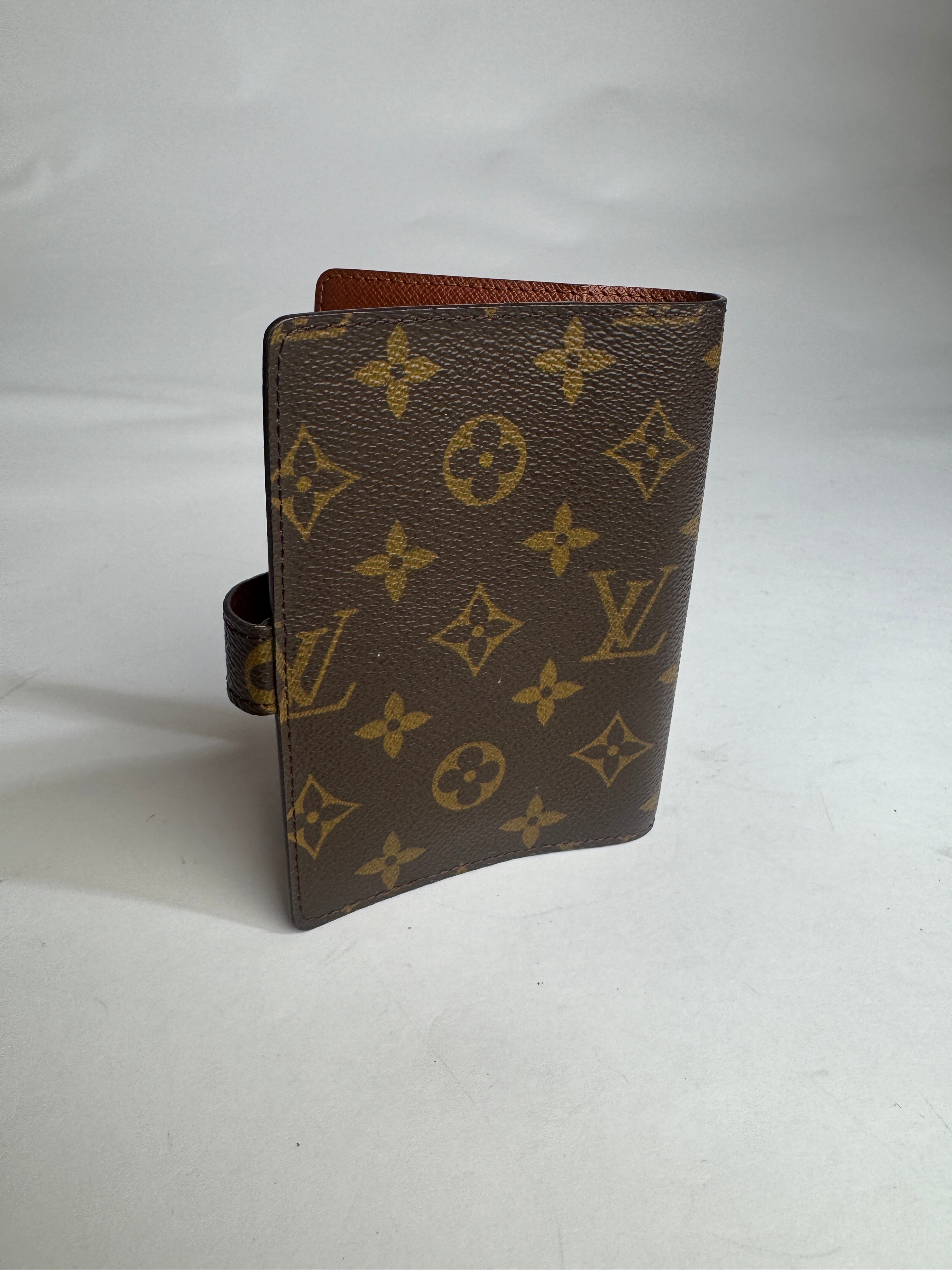 Louis Vuitton Agenda Monogram brown