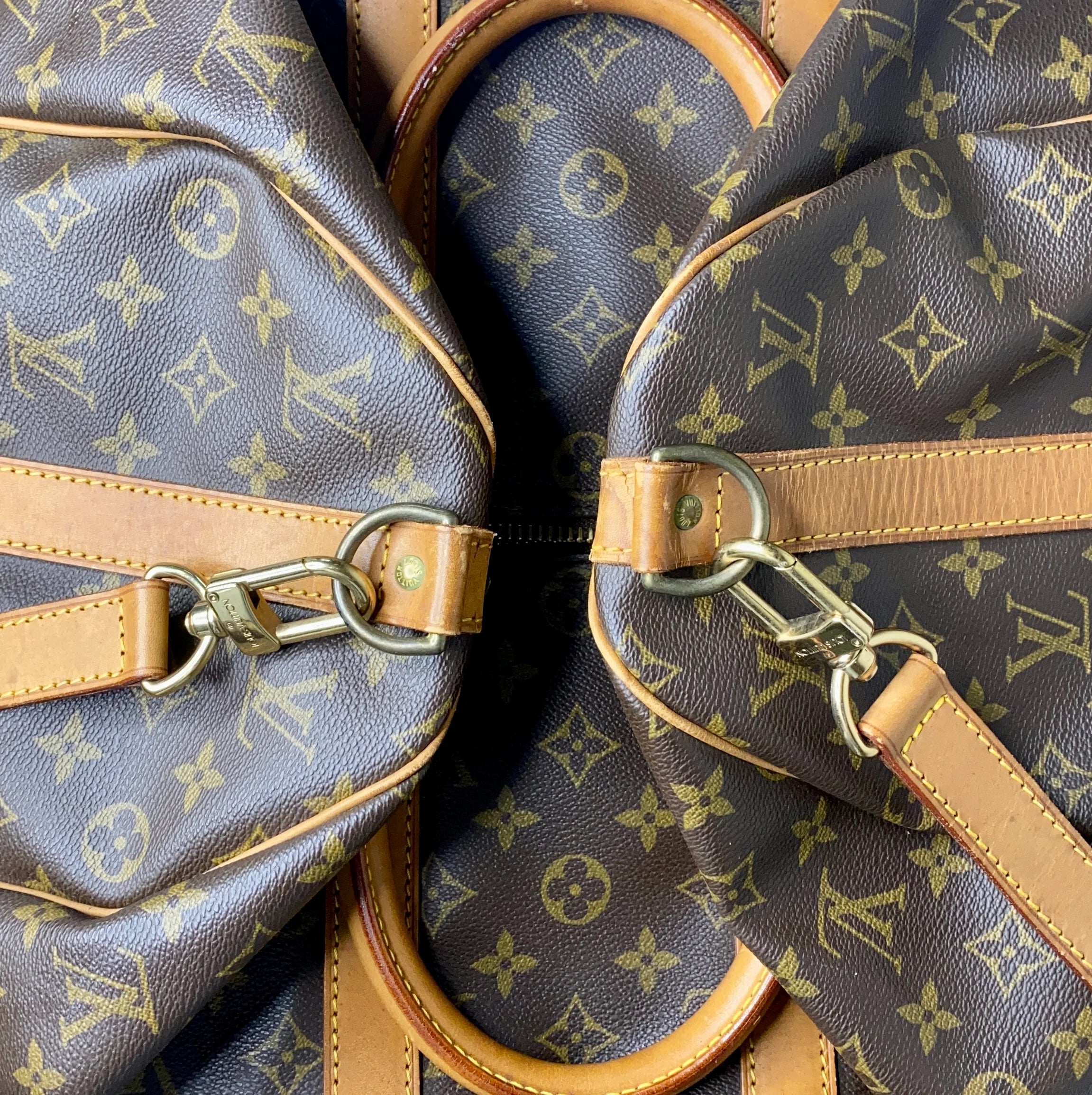 Louis Vuitton Keepall 45 Bandoulière + naamtag en slotje