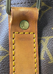 Louis Vuitton Keepall 45 Bandoulière + naamtag en slotje