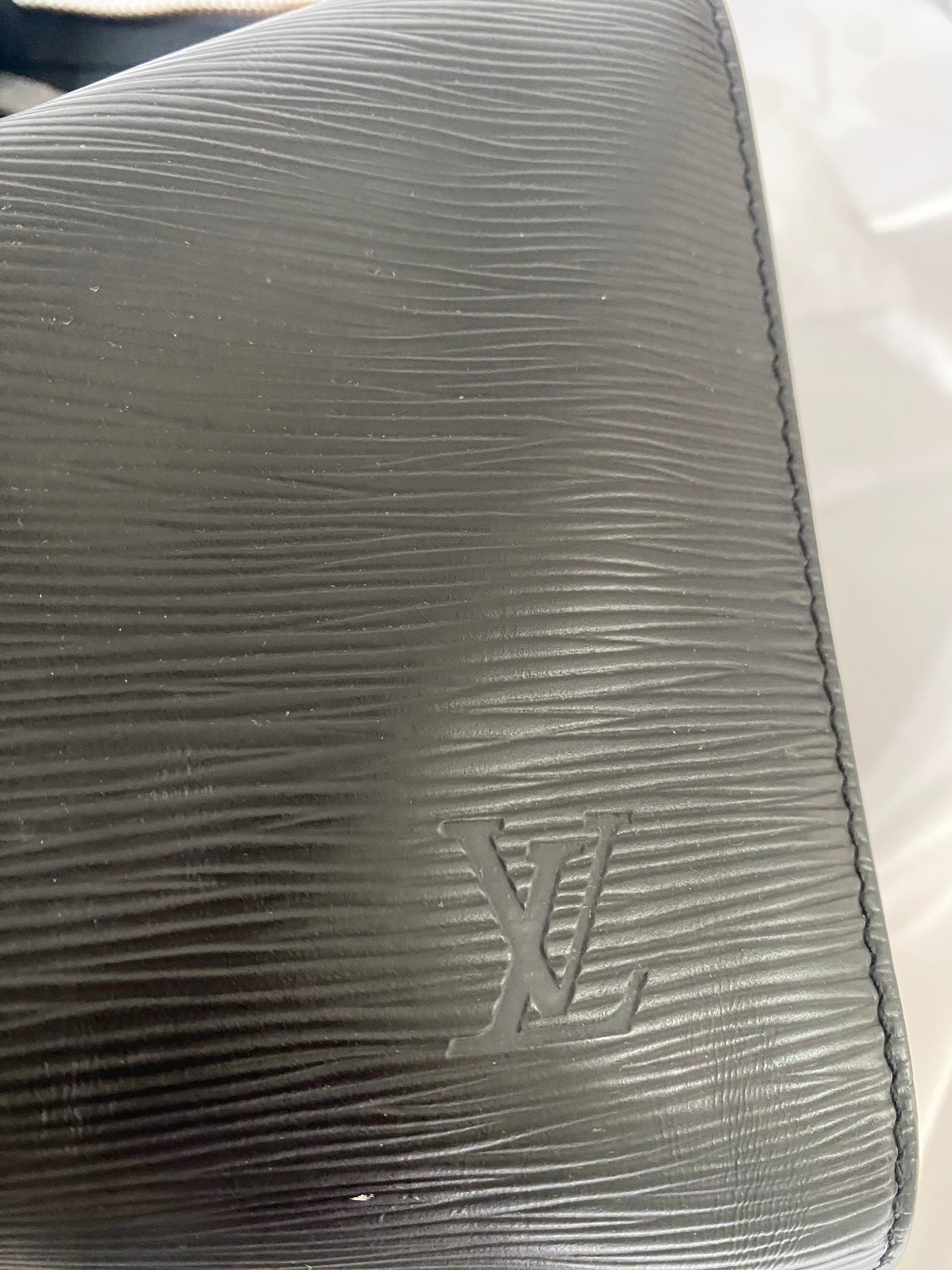 Louis Vuitton Keepall 45 Epi