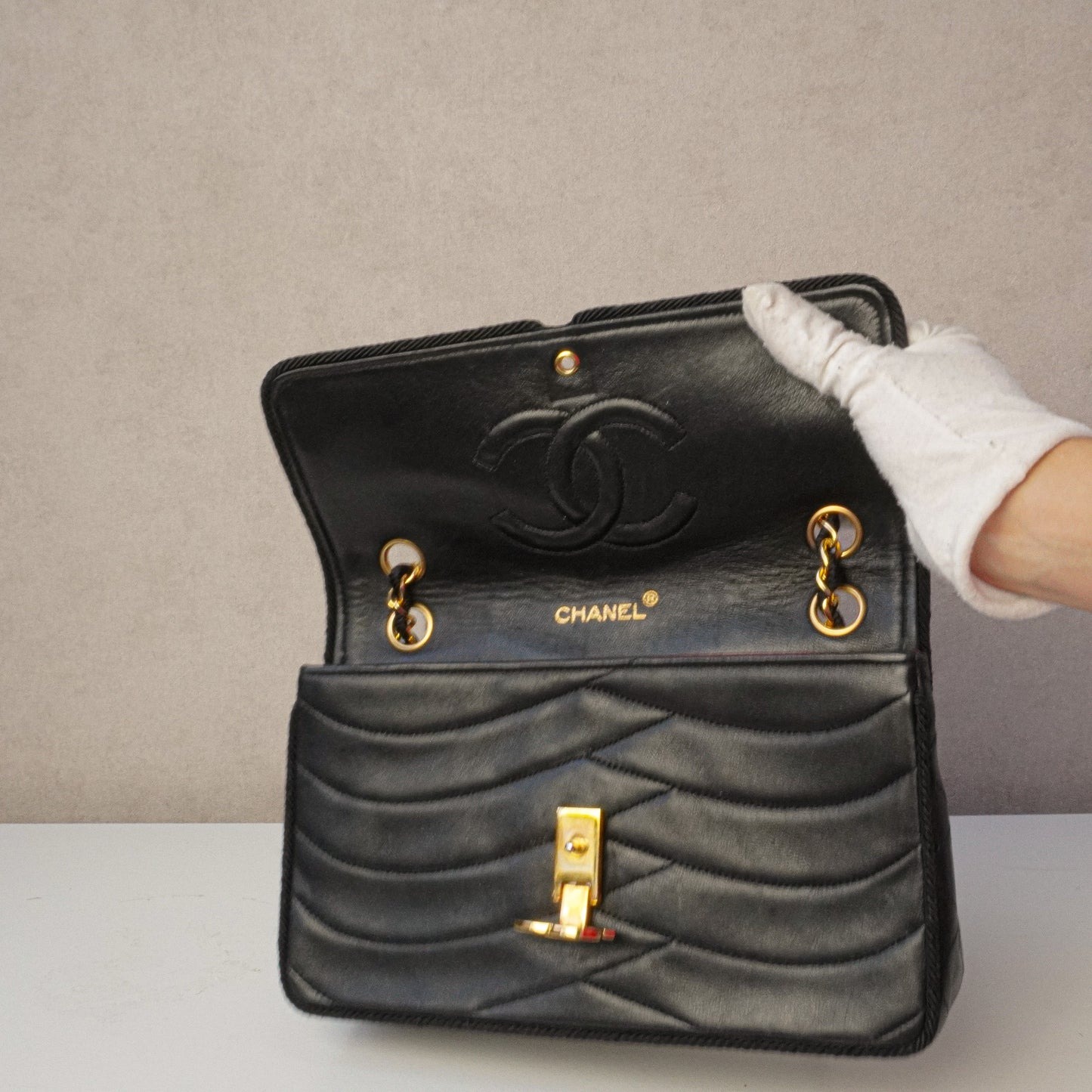 Chanel Scallop Quilted Flapbag 1989-1991
