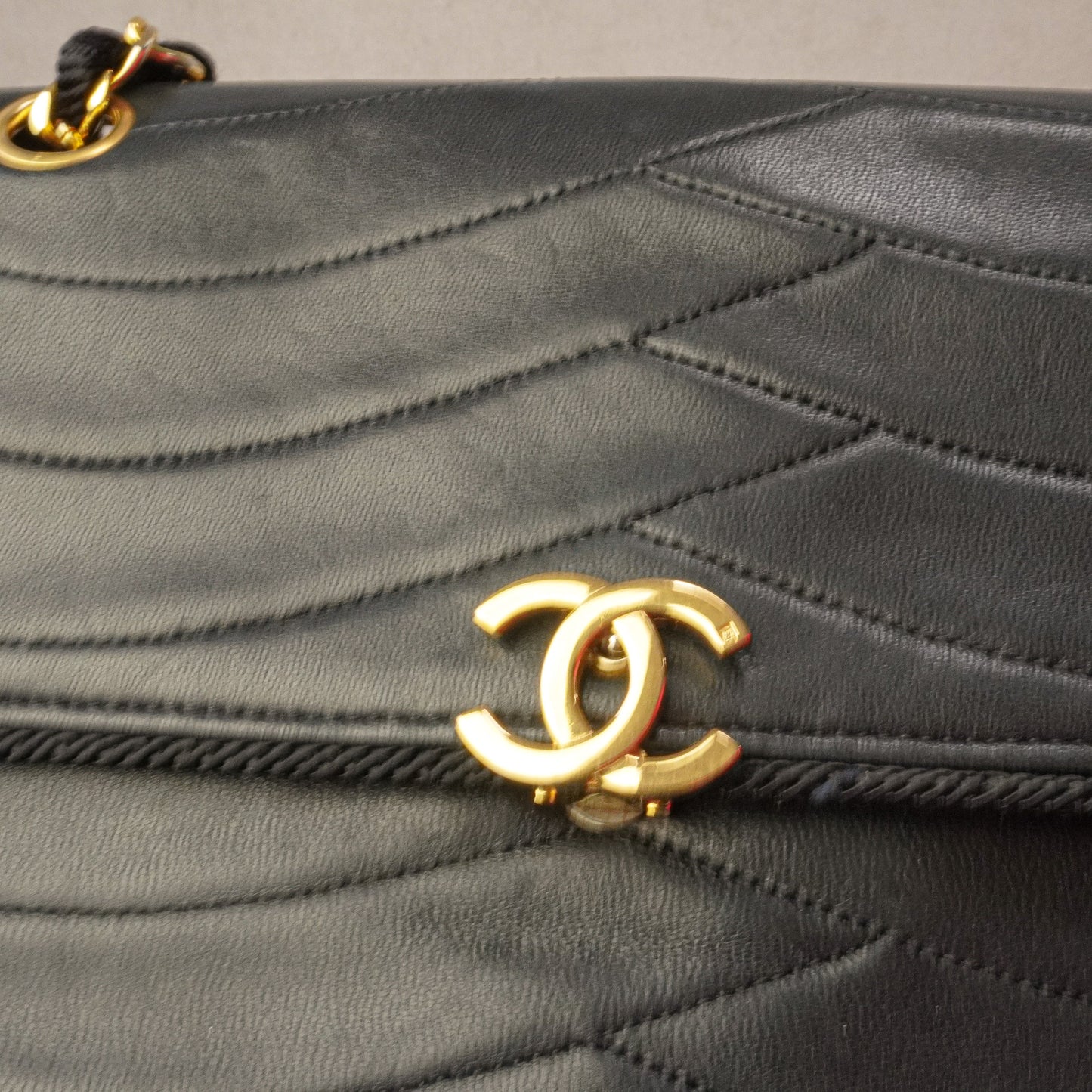 Chanel Scallop Quilted Flapbag 1989-1991