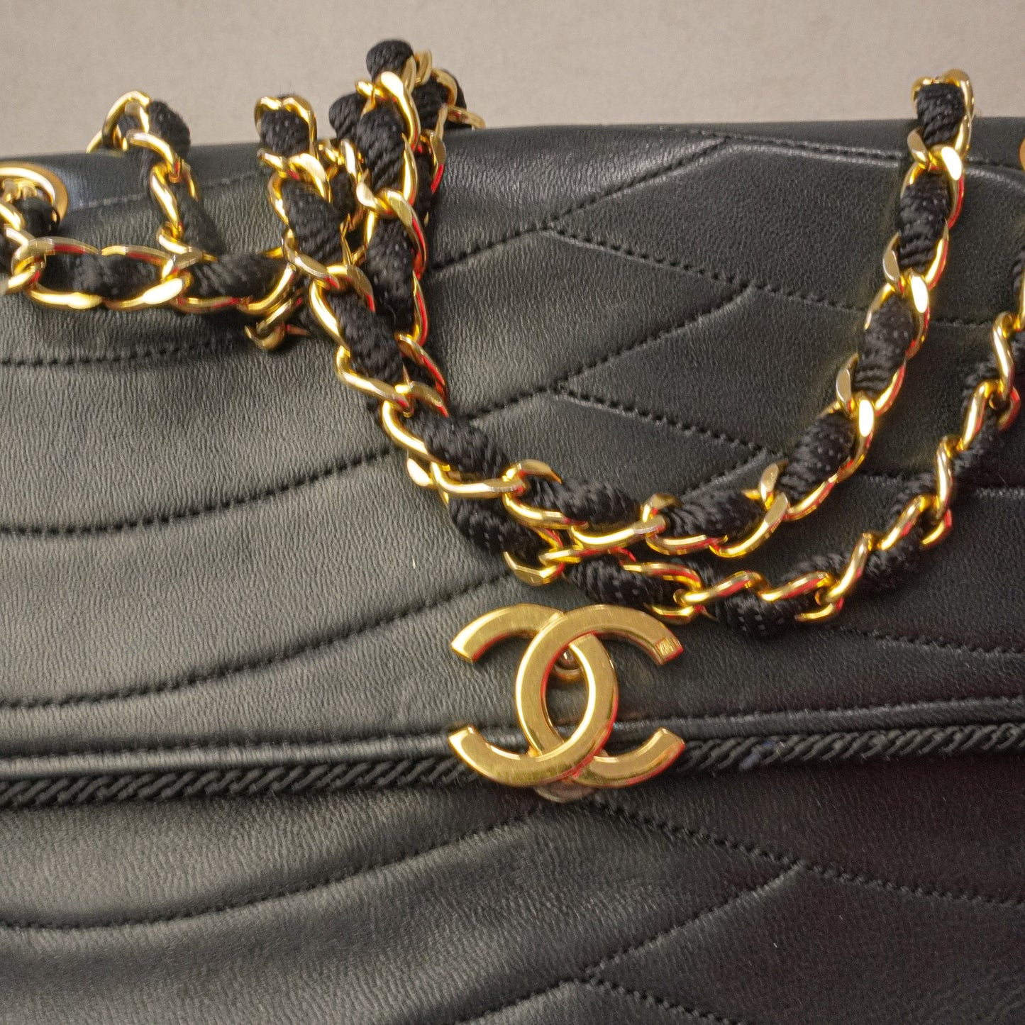 Chanel Scallop Quilted Flapbag 1989-1991