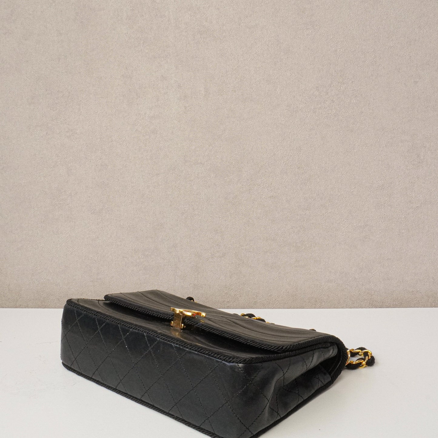 Chanel Scallop Quilted Flapbag 1989-1991