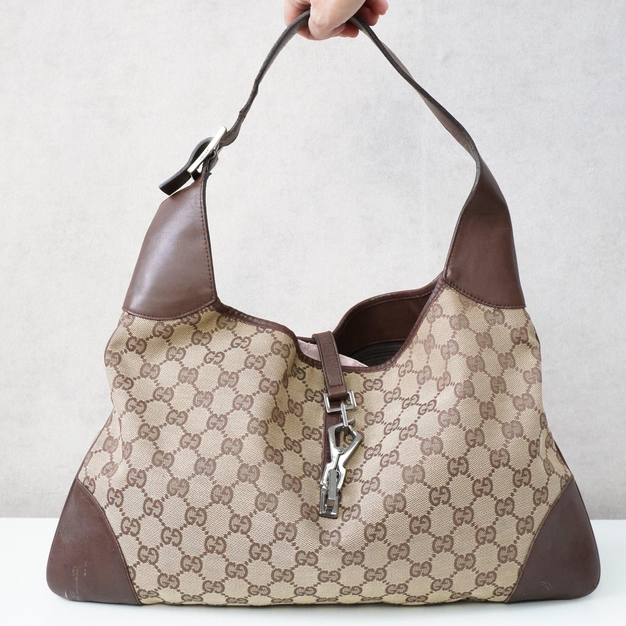 TheBagsList-GucciJackieBruinsilverhardware-voorkant.jpg