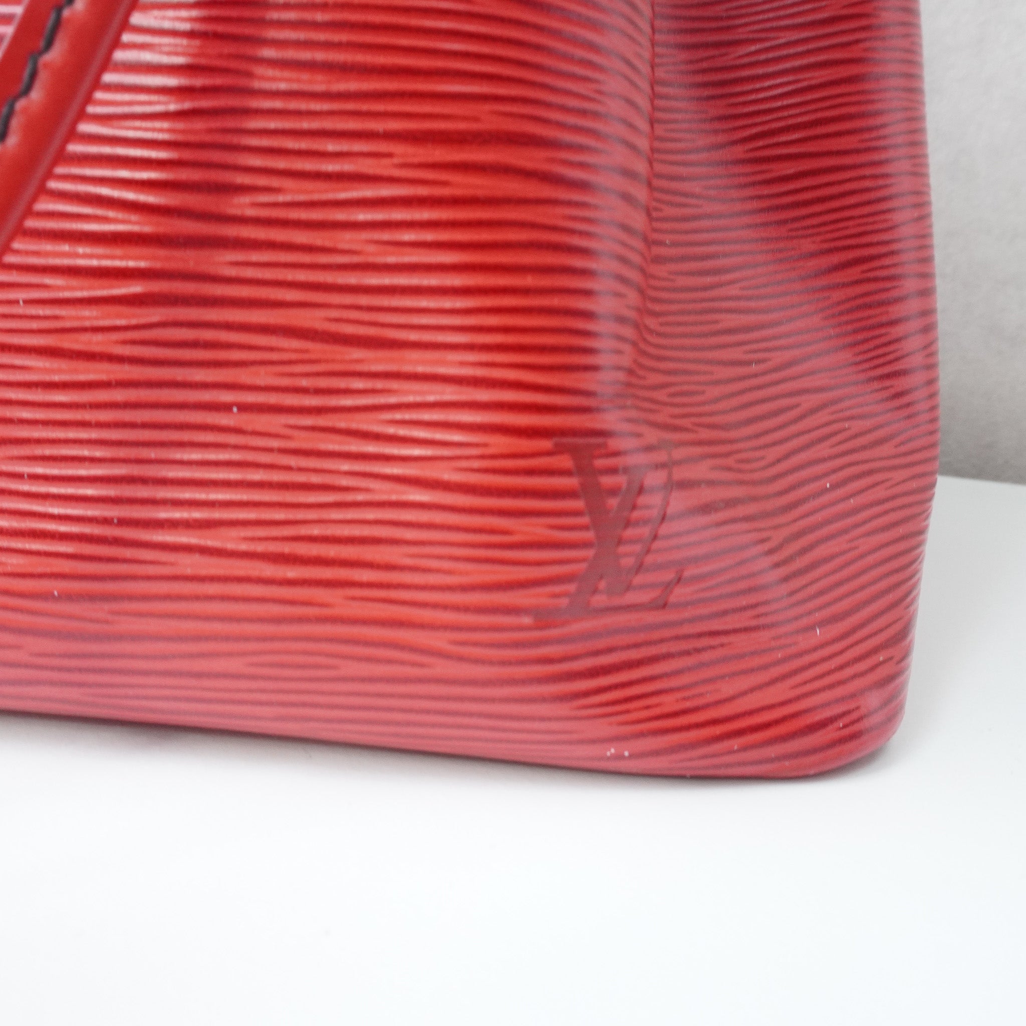 Louis Vuitton Noé EPI red