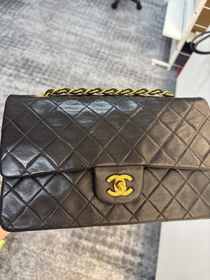Chanel Classic Flapbag Medium
