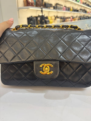 Chanel Classic Flapbag Small