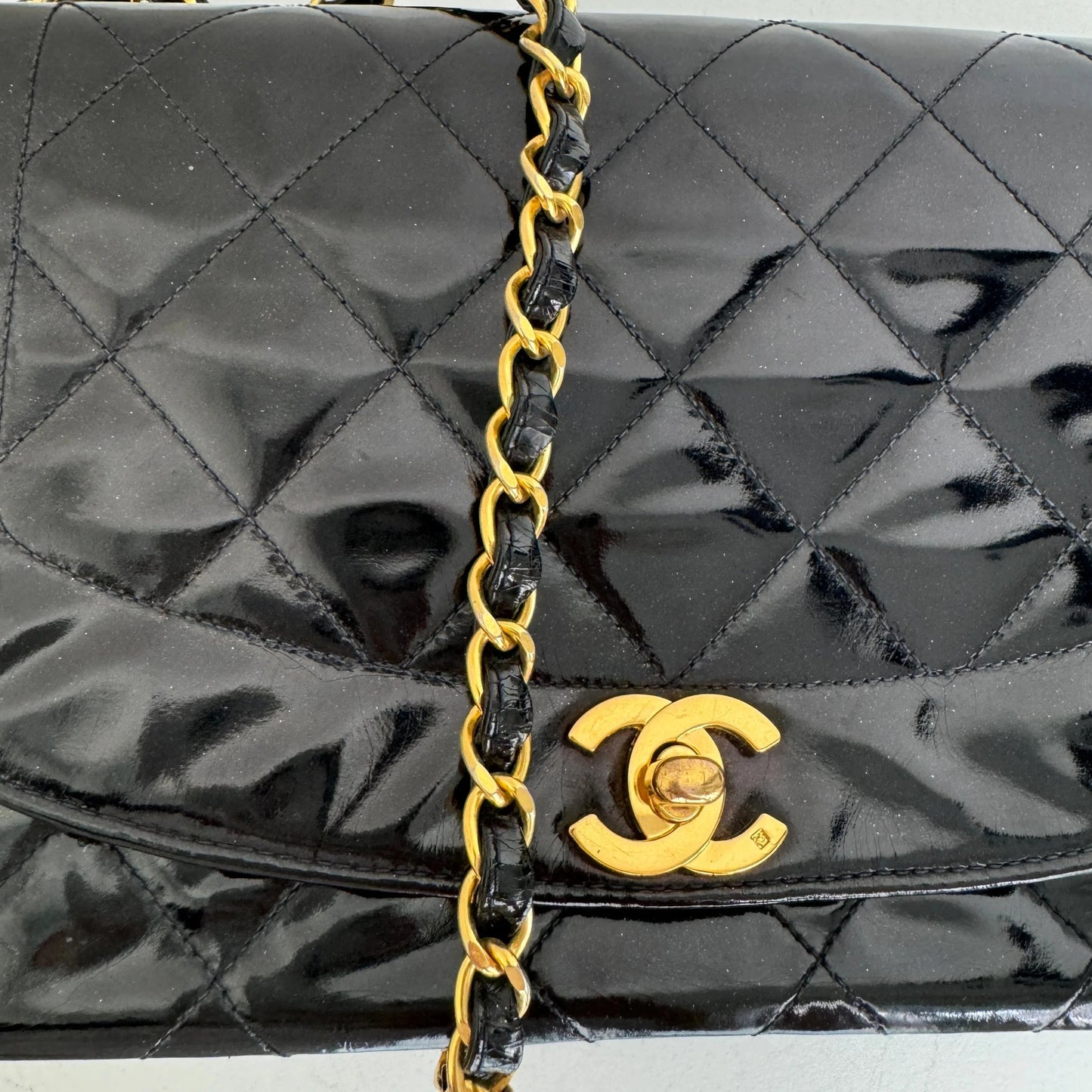 Chanel Diana tas lakleer, 24k ghw