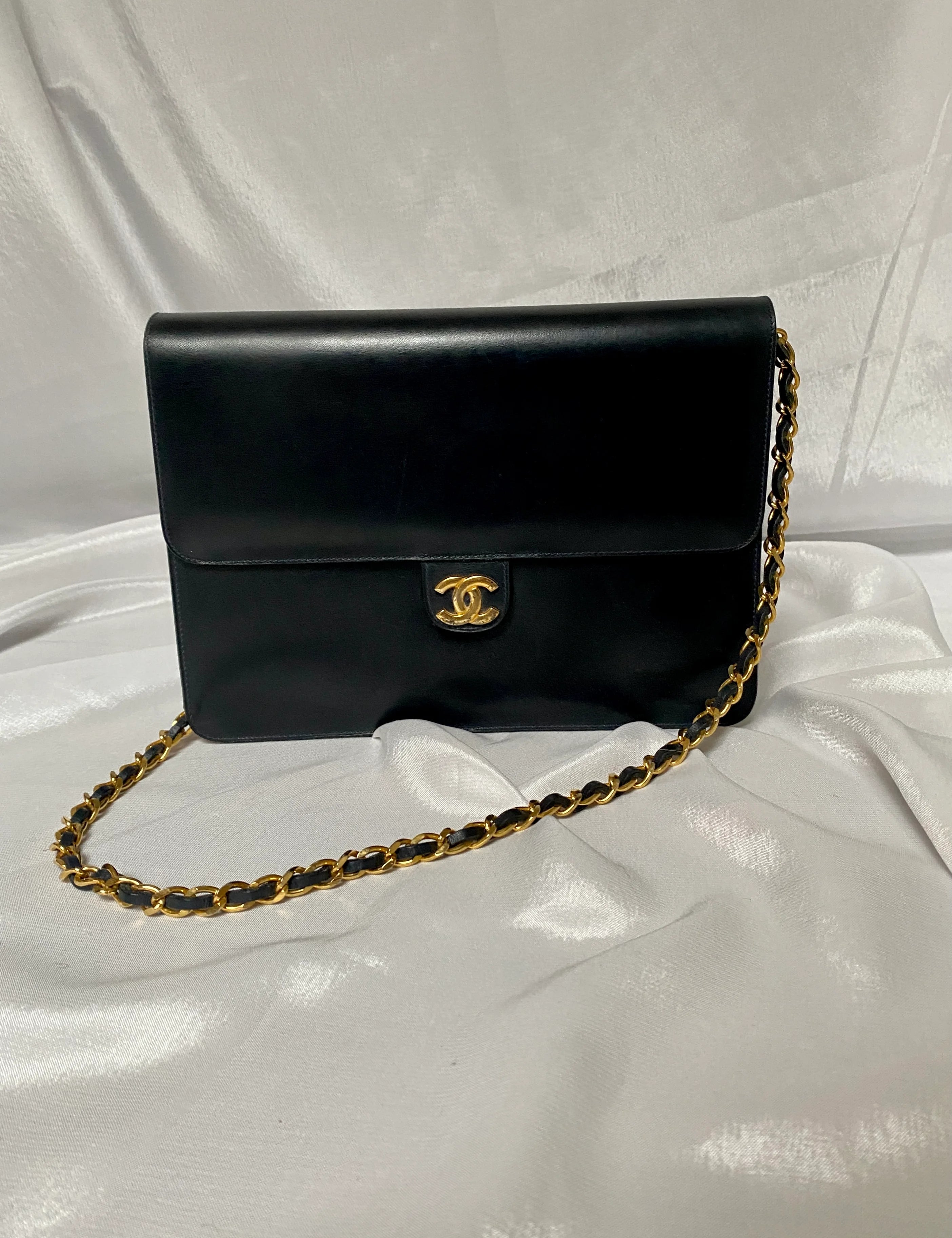 ChanelFlapbagNomatelasse.webp
