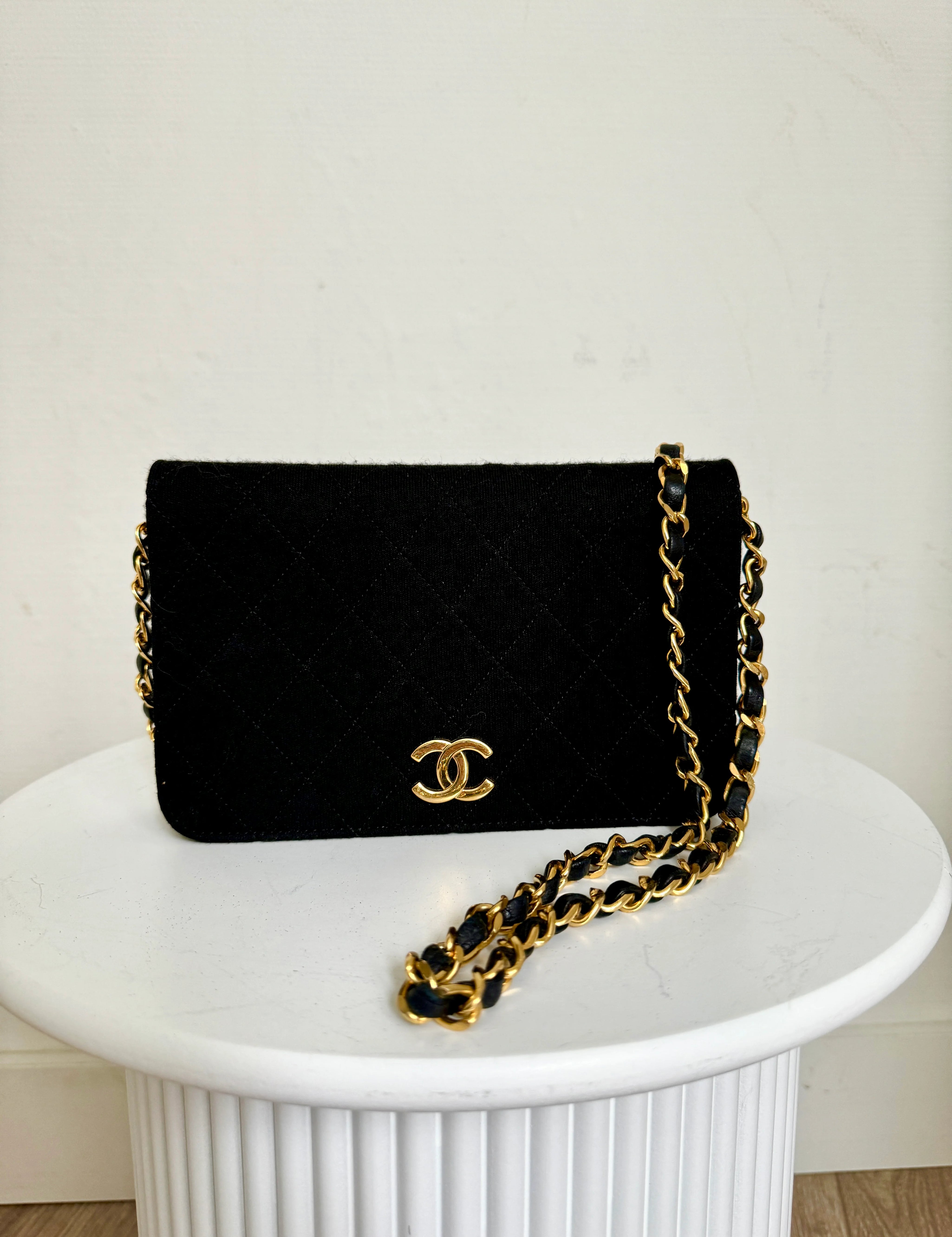 ChanelFullFlapbagStofvoorkant1.webp