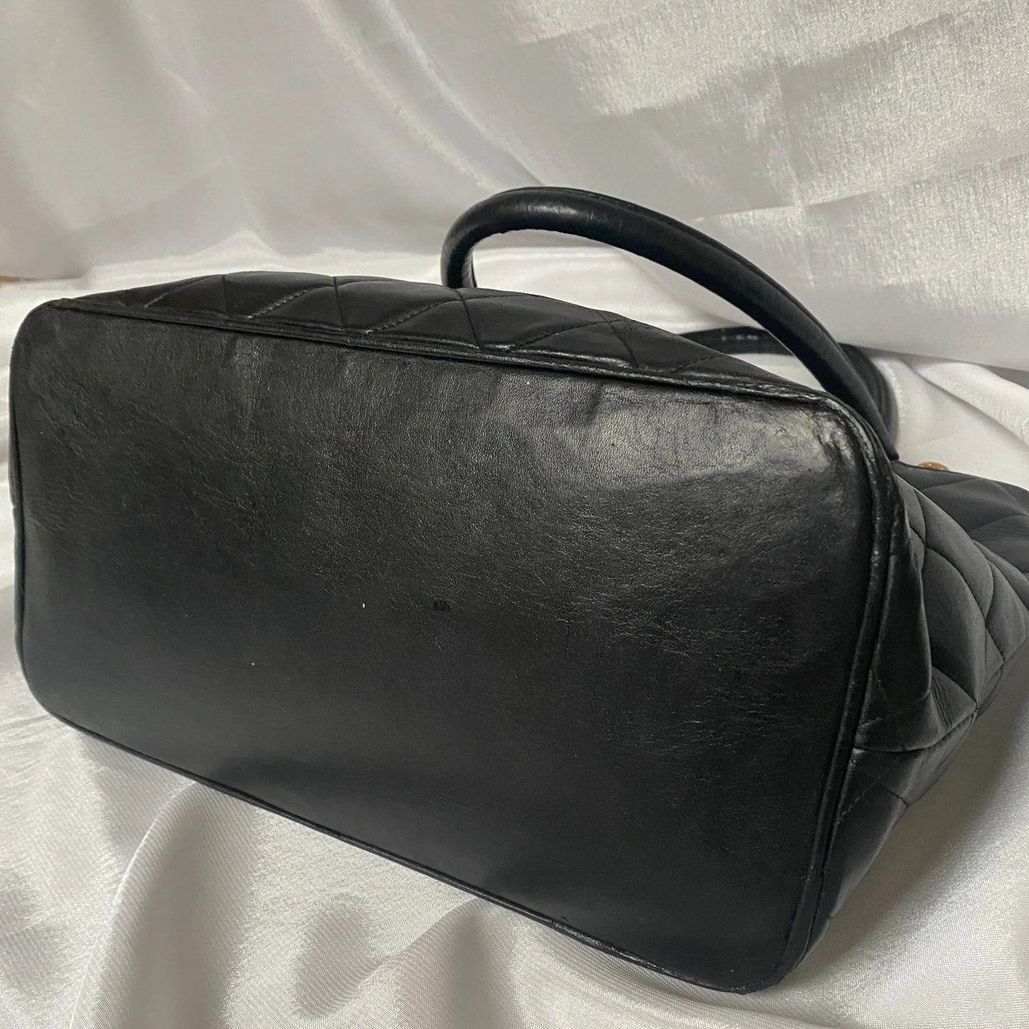 Chanel Médaillon Tote Black