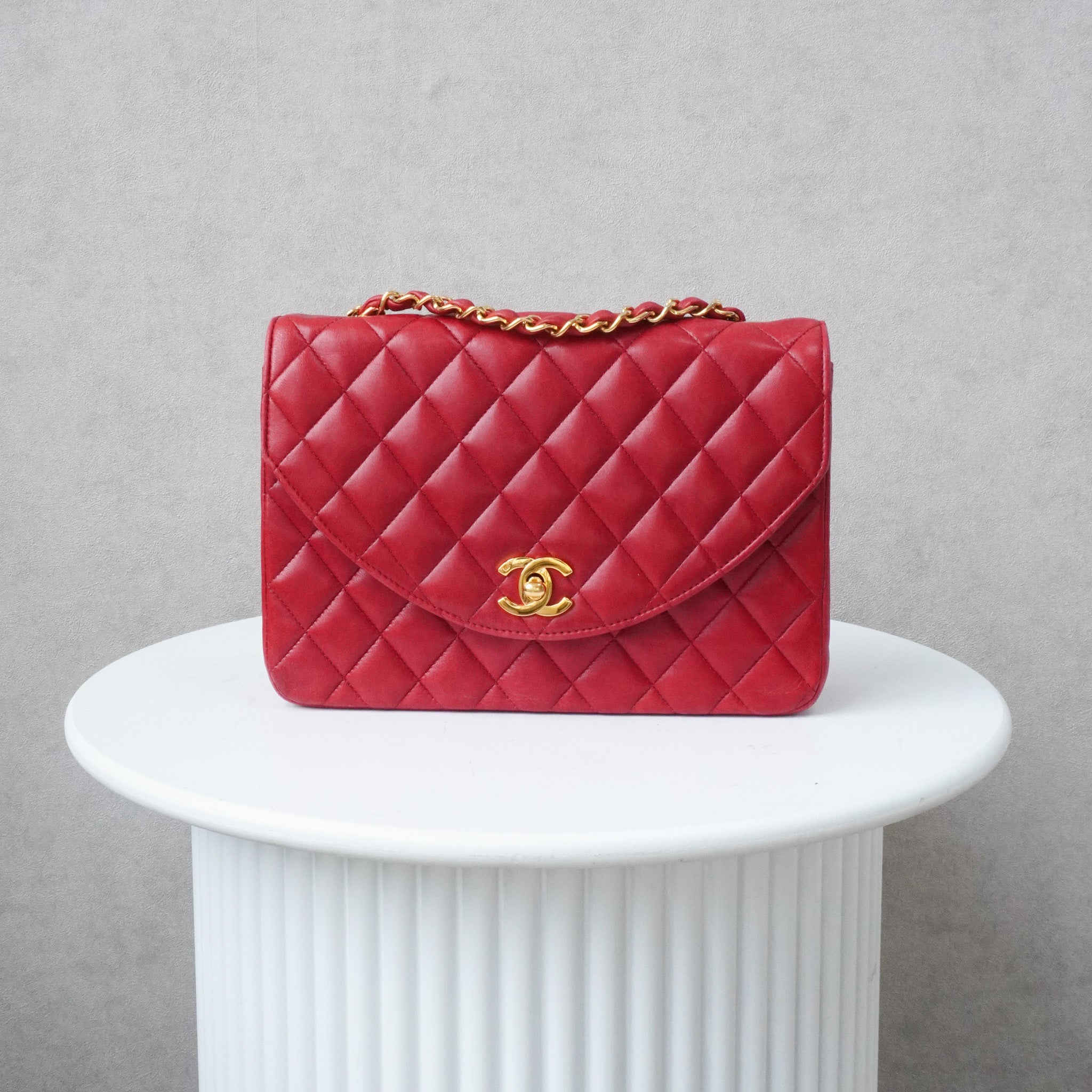 ChanelSIngleFlapbagREd.jpg