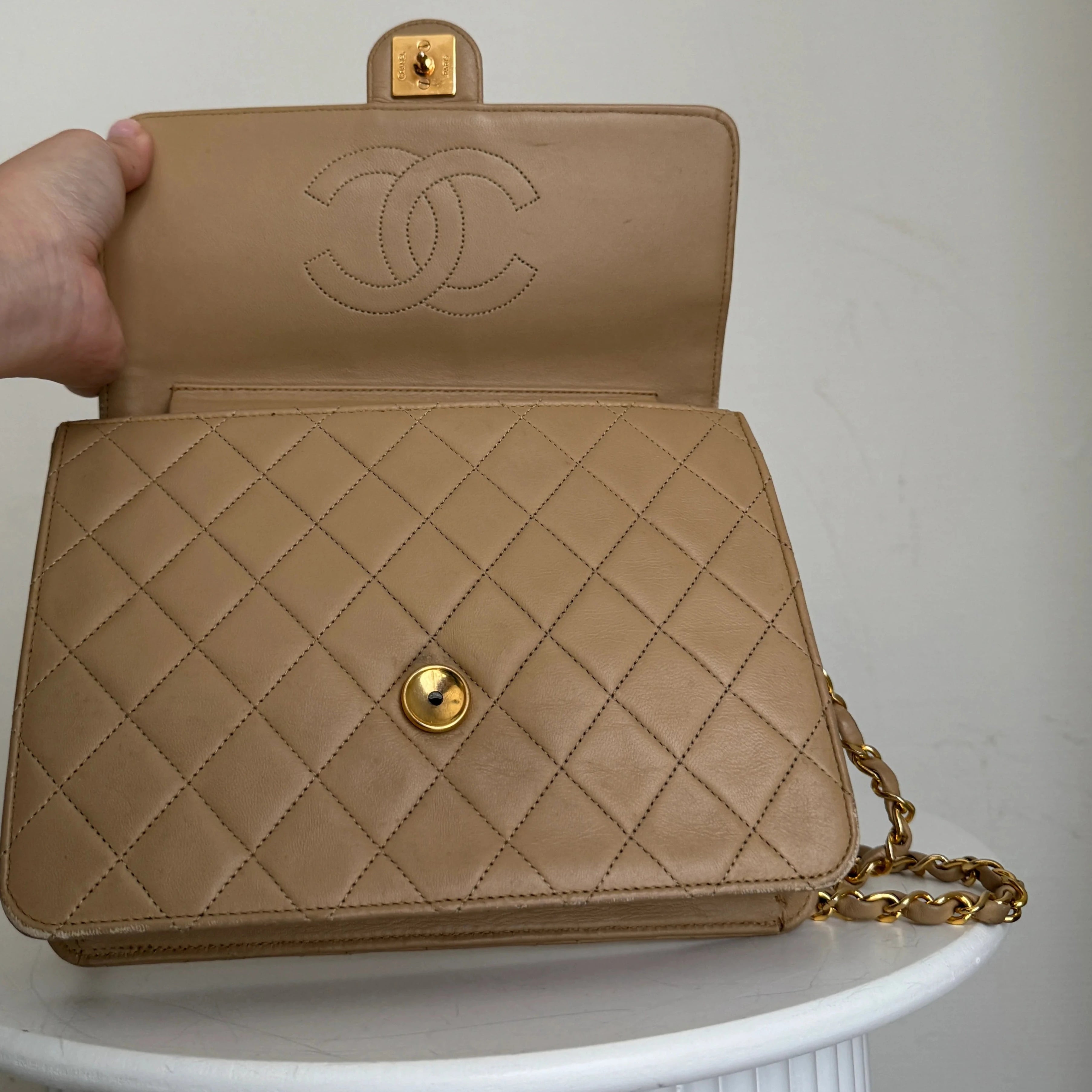 Chanel Single Flapbag Small 24k ghw Dark Beige