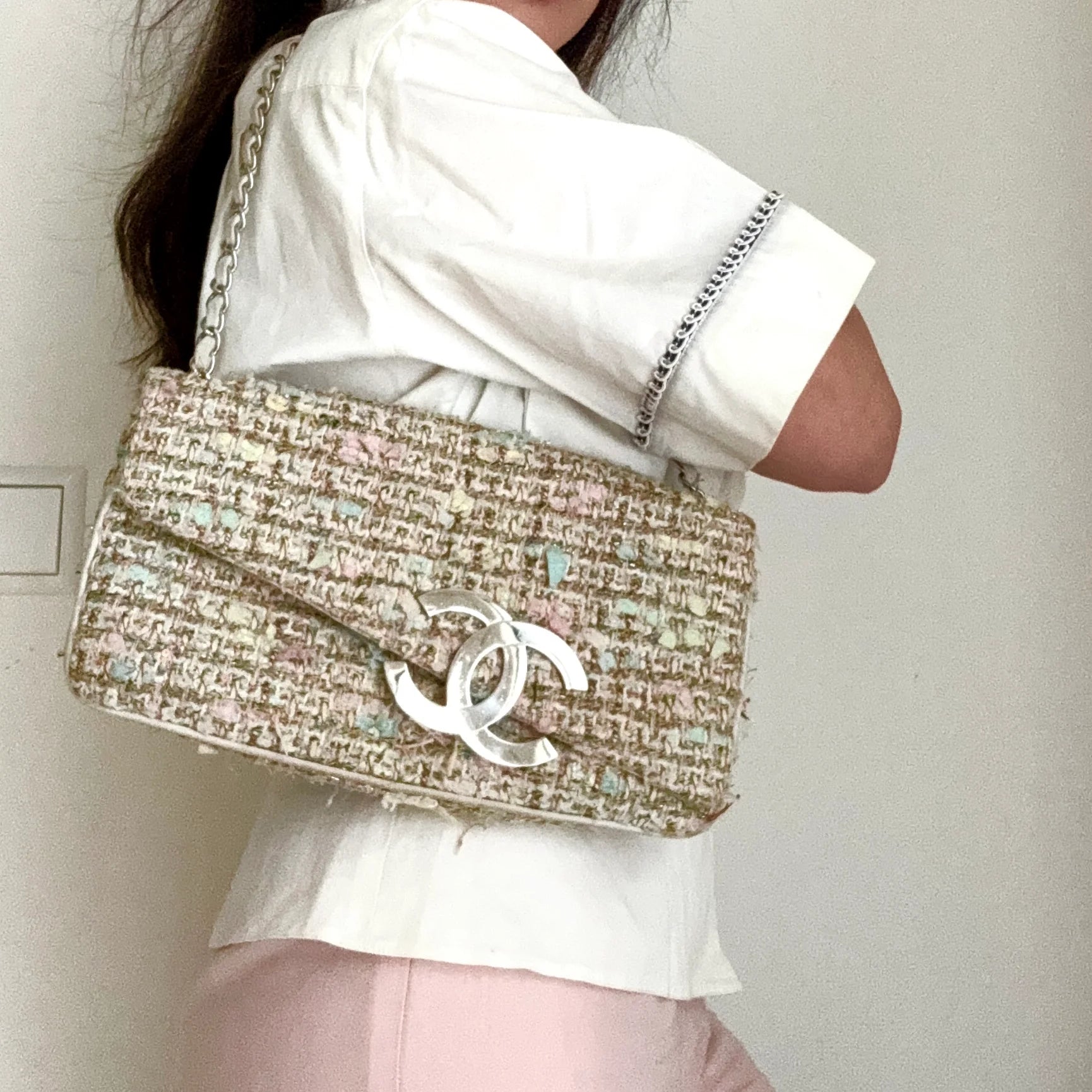 ChanelTweetmodel.webp