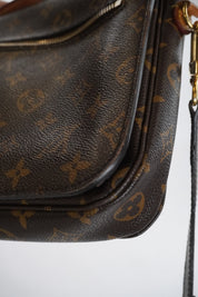 LOUIS VUITTON Pochette Metis