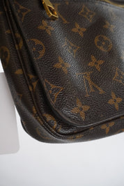LOUIS VUITTON Pochette Metis