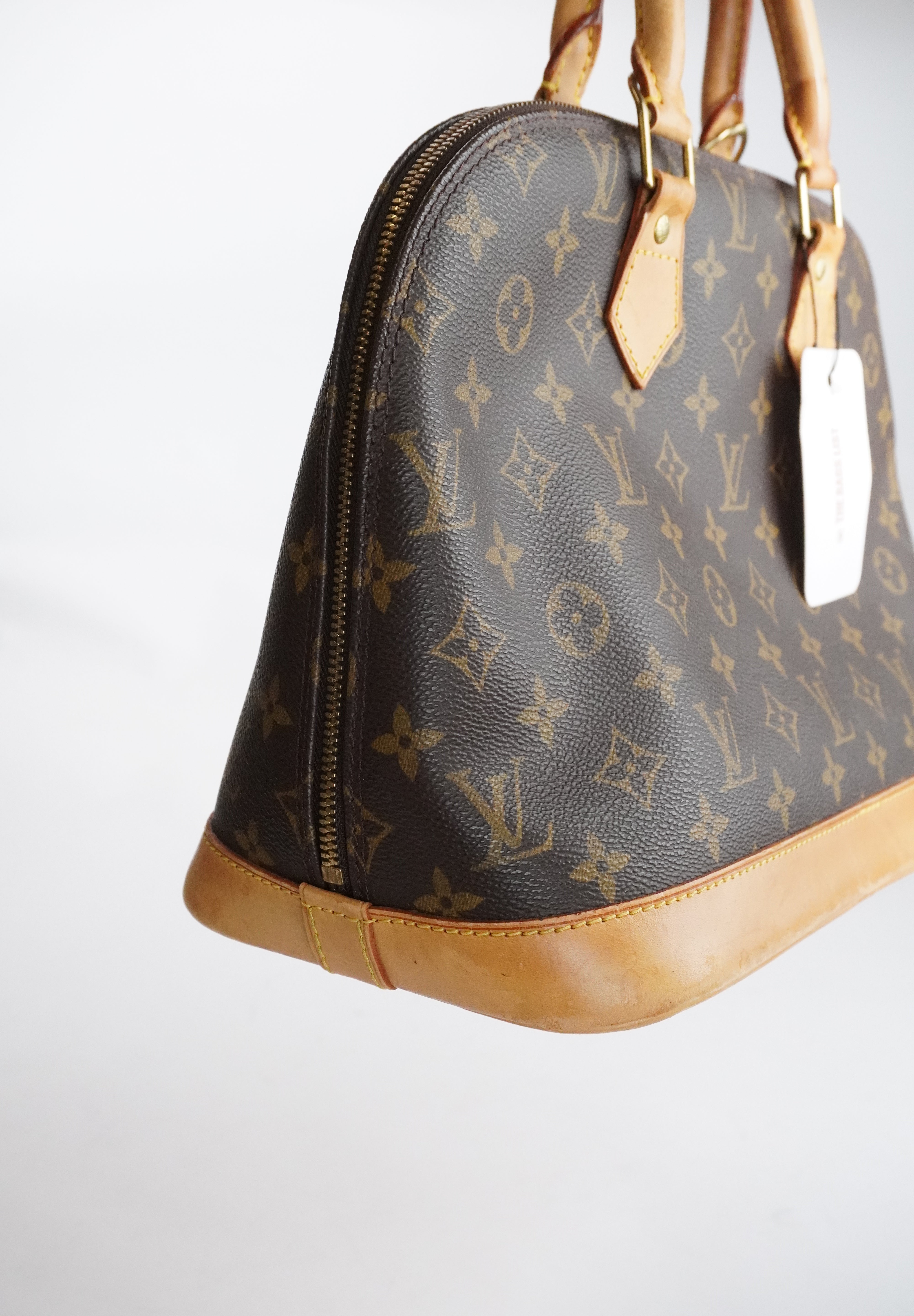 LOUIS VUITTON Alma
