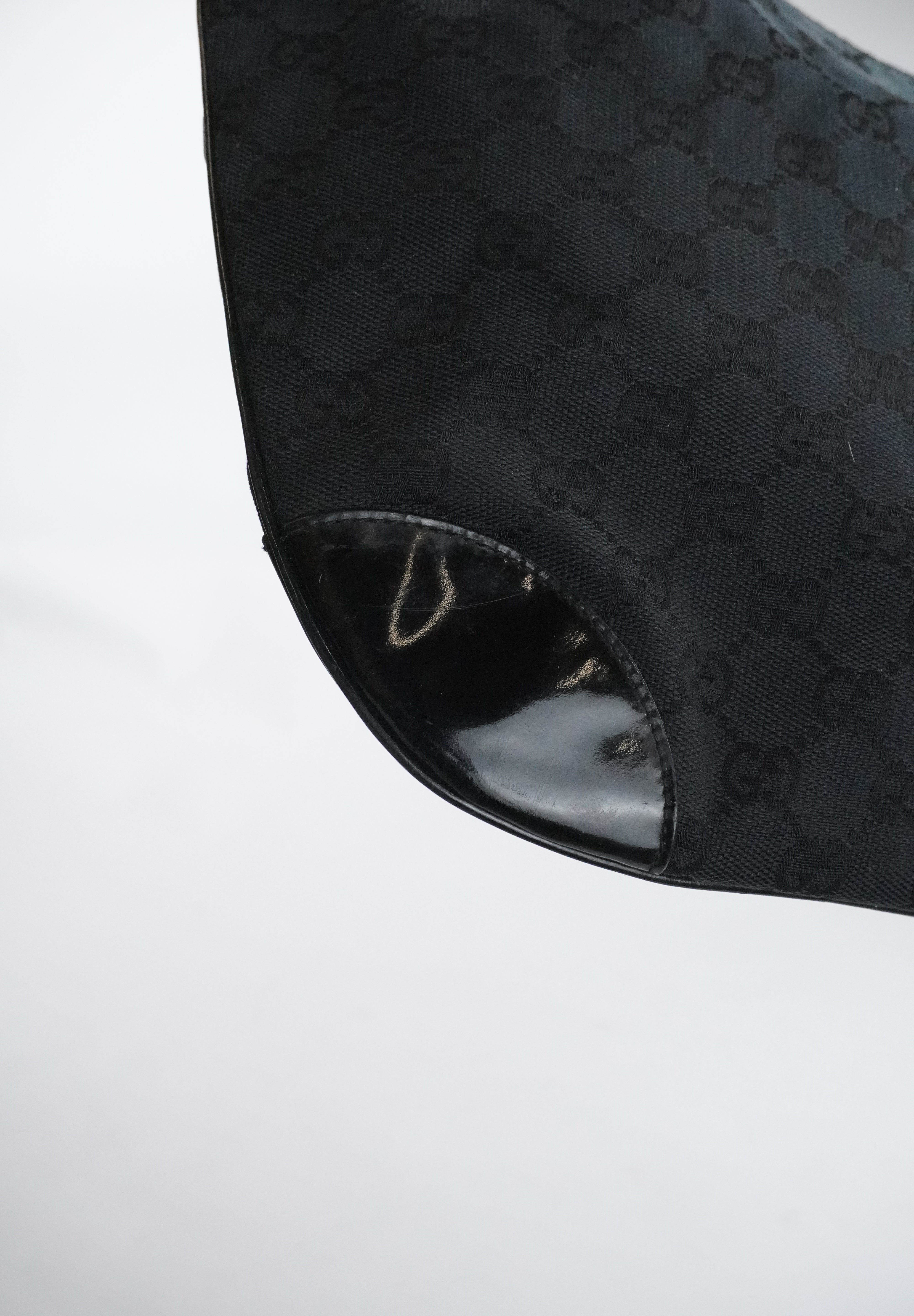 GUCCI GG Canvas Hobo Black