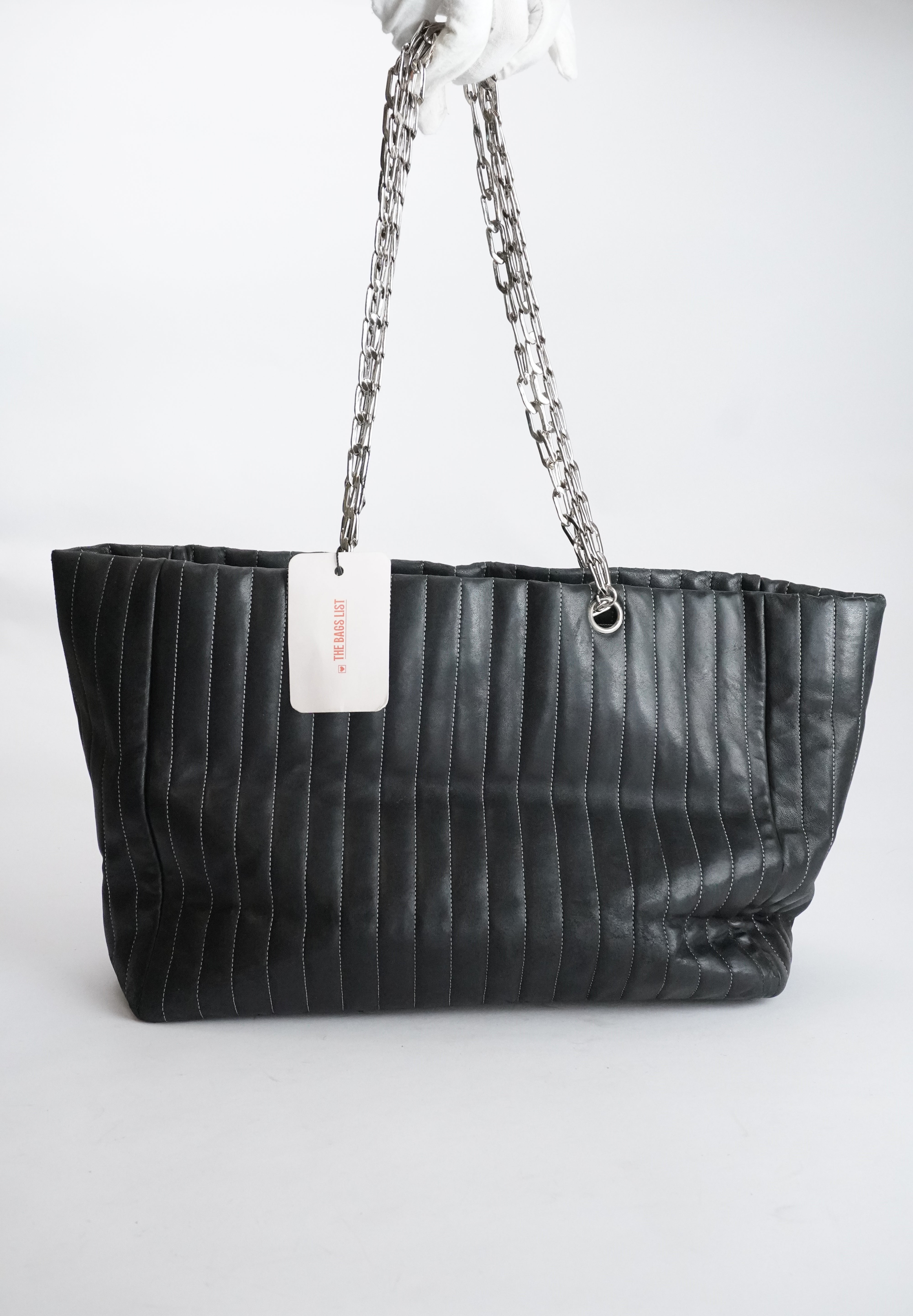 CHANEL Mademoiselle Tote Shw
