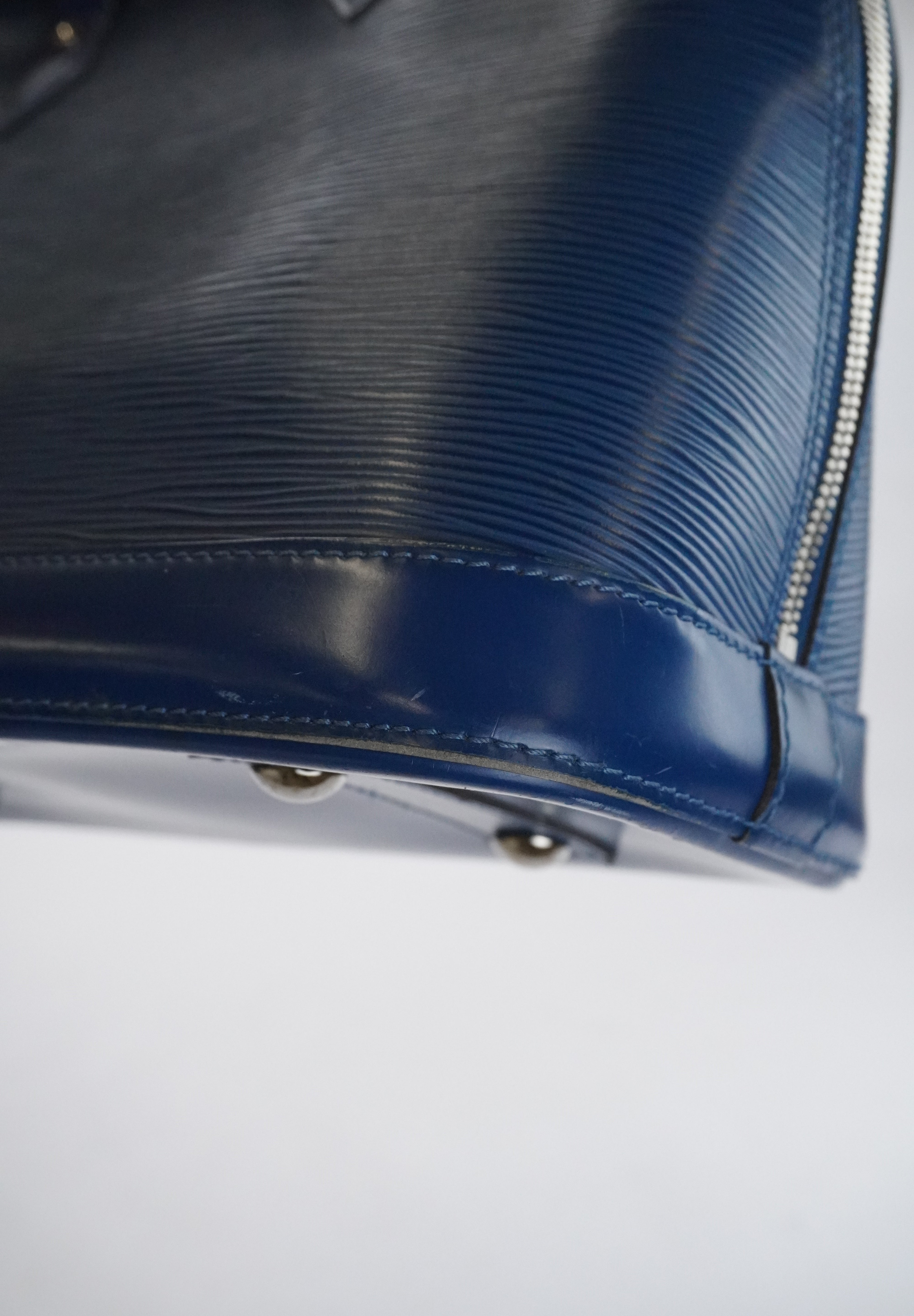 LOUIS VUITTON Alma