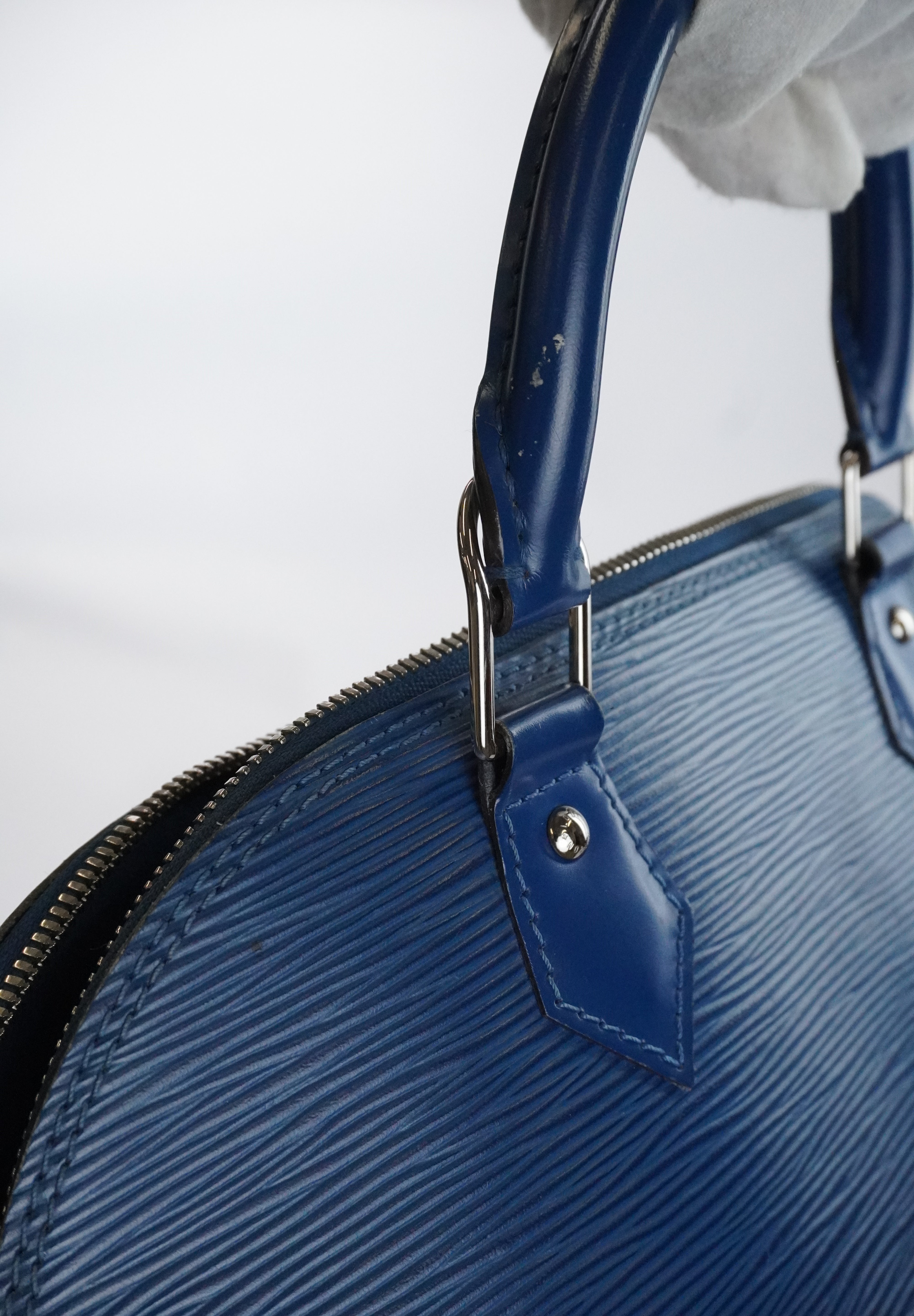 LOUIS VUITTON Alma