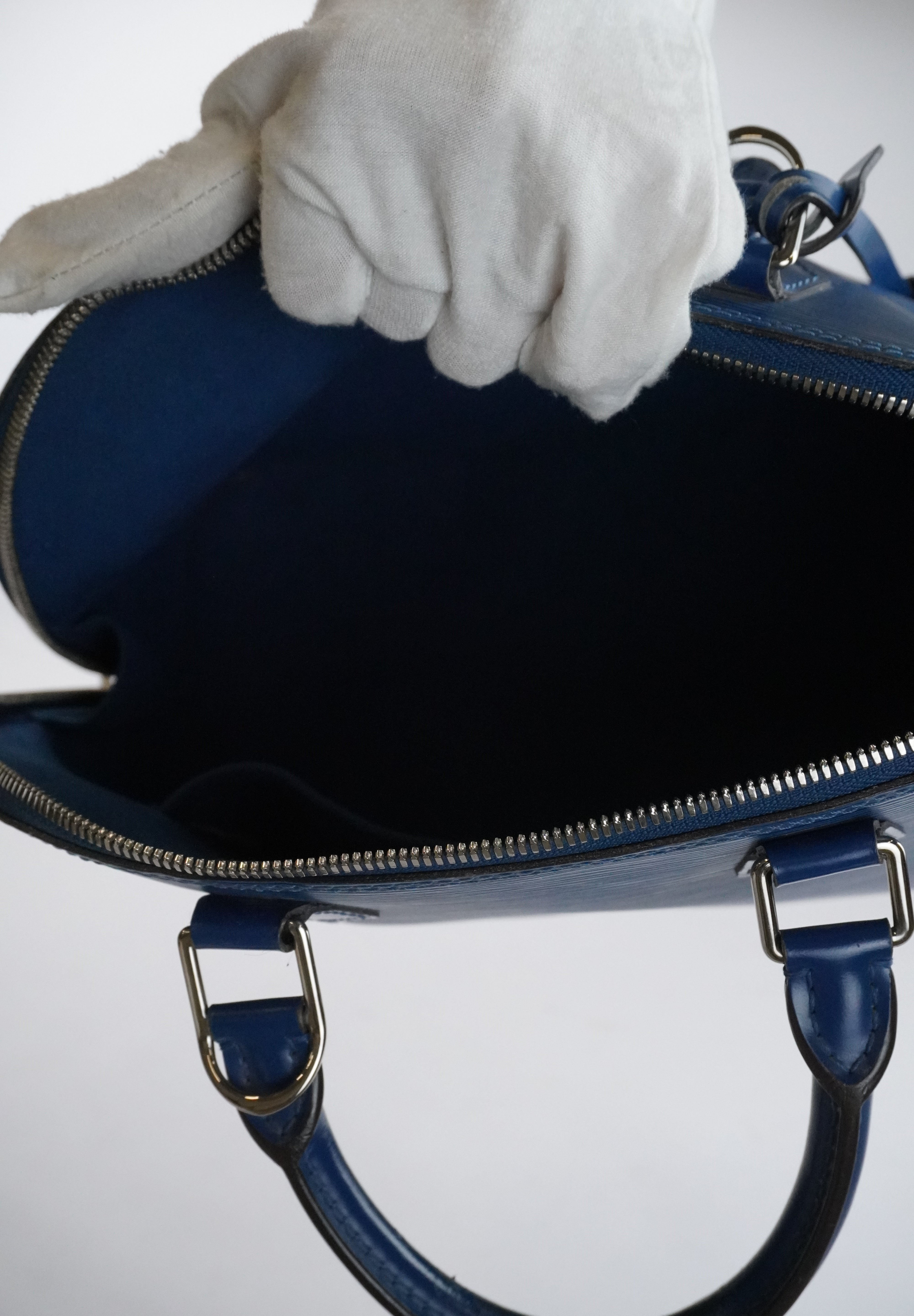 LOUIS VUITTON Alma