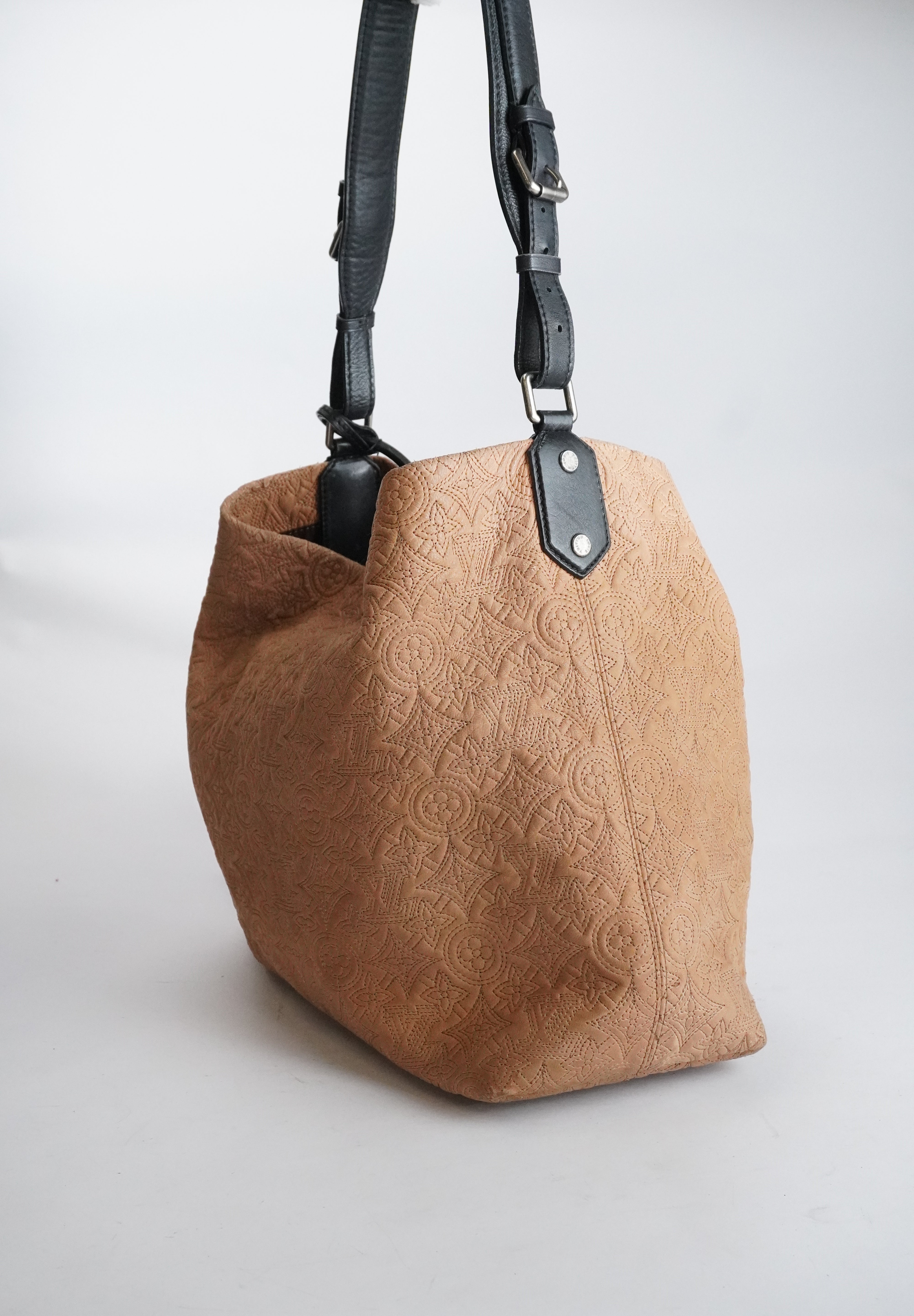 Louis Vuitton Antia Hobo