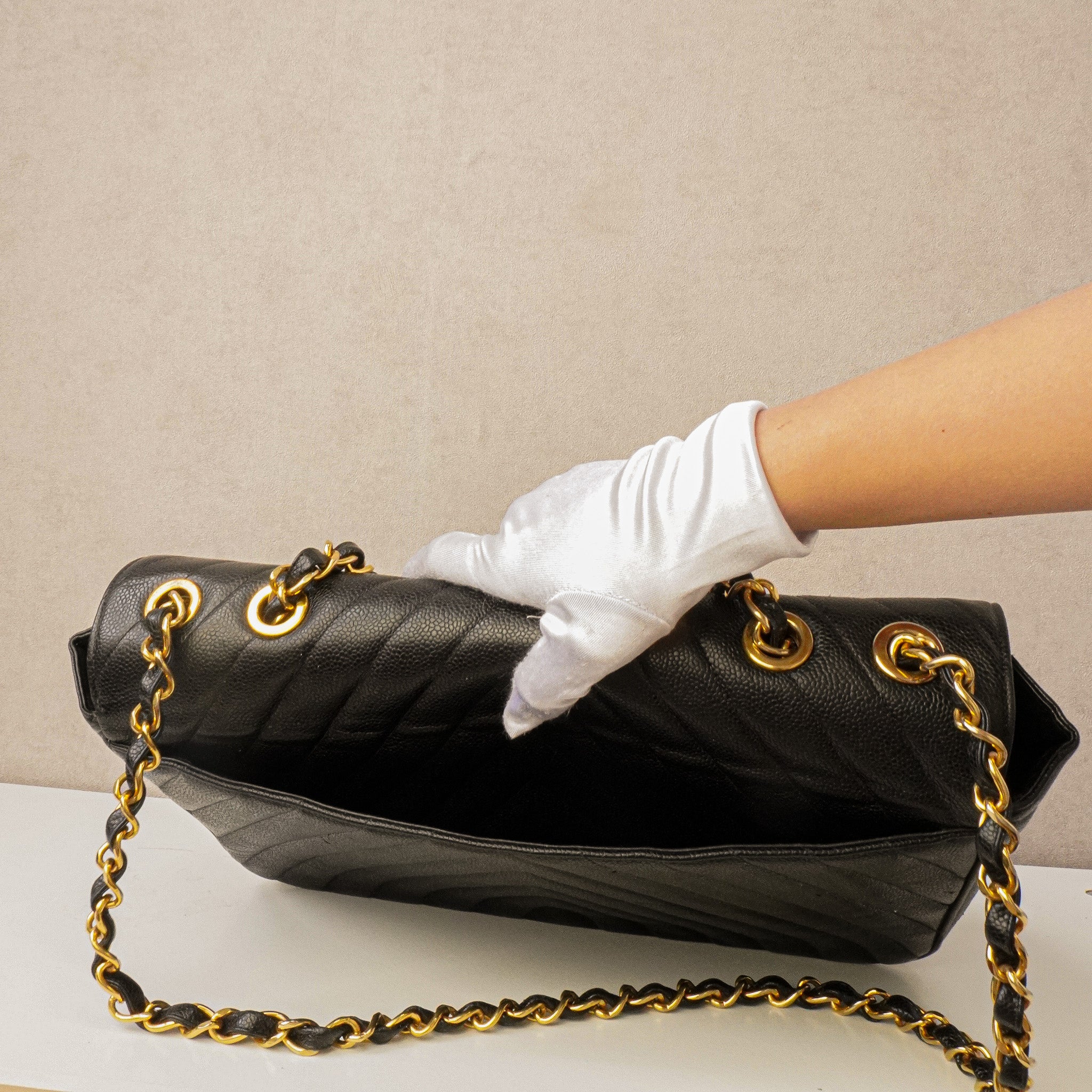 Chanel Chevron Maxi Flapbag Caviar 24k ghw - 1994