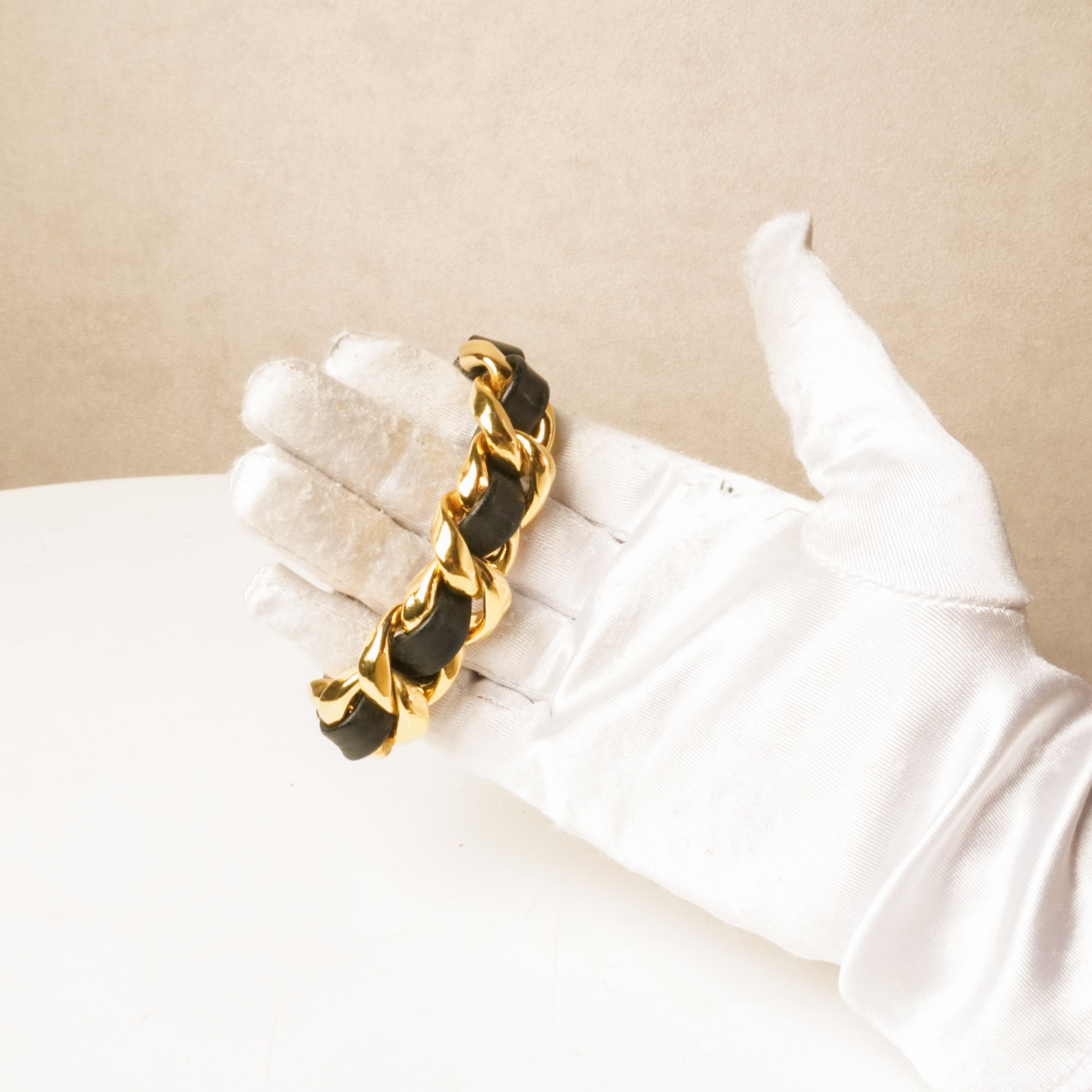 Chanel Vintage Chainlink Buckle Armband