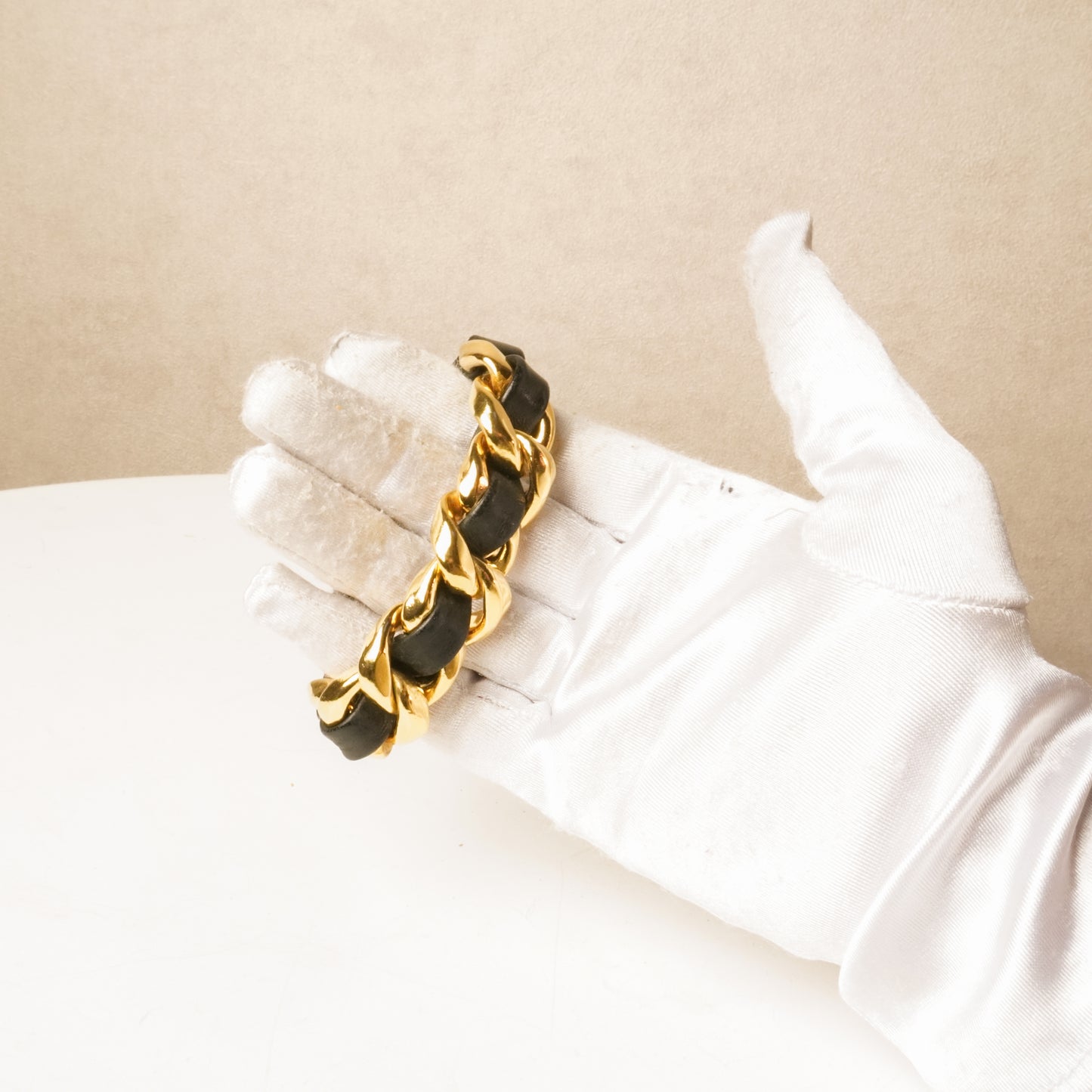 Chanel Vintage Chainlink Buckle Armband
