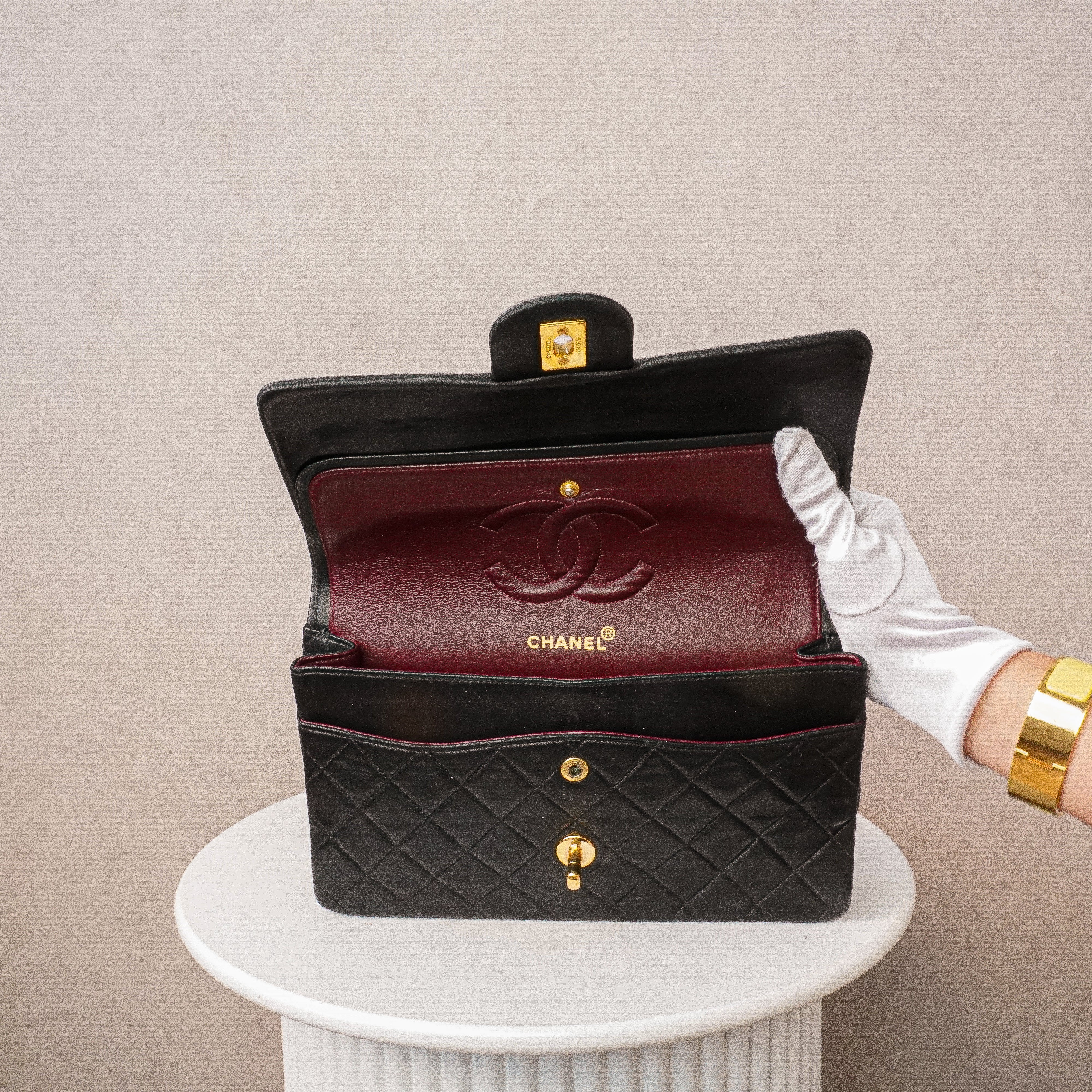 Chanel Classic Flapbag Medium 24k ghw 1992