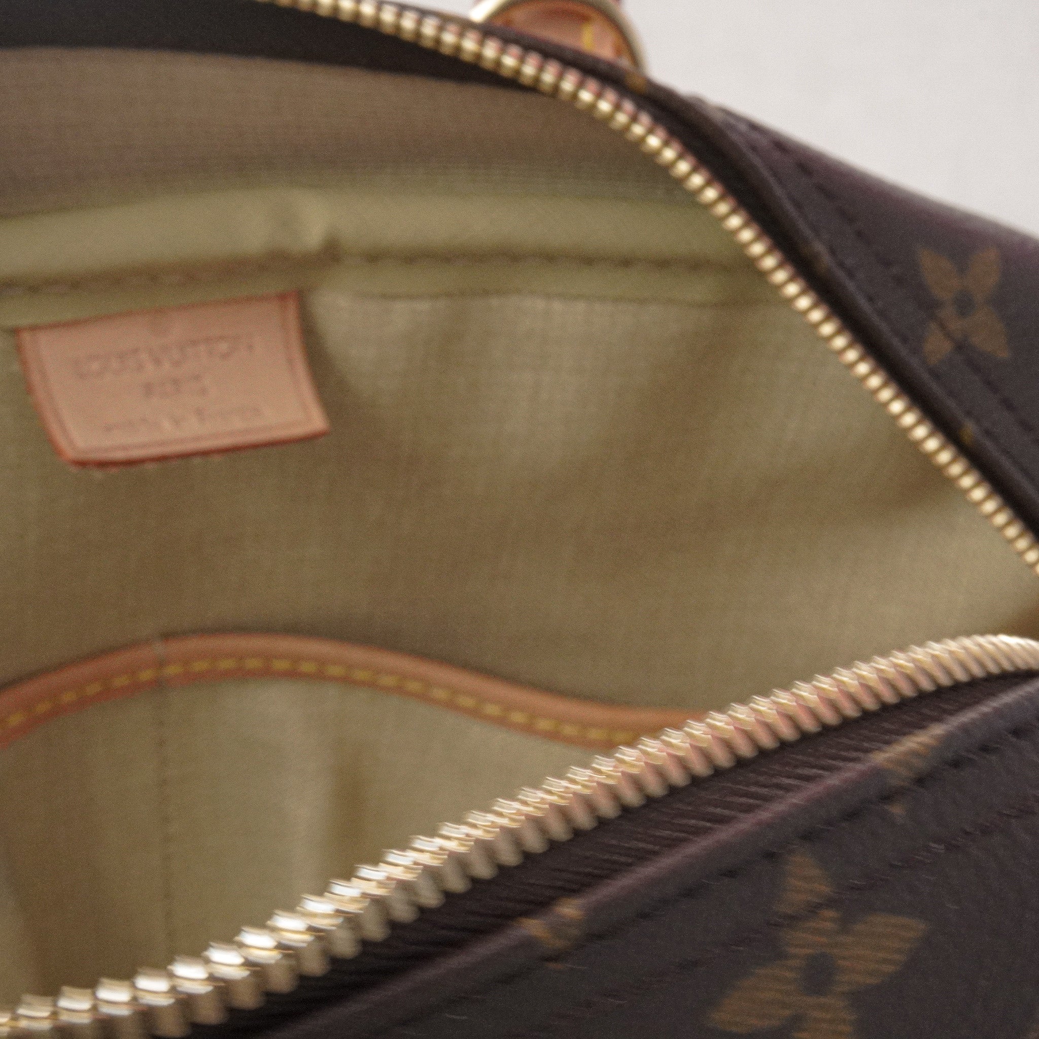 Louis Vuitton Deauville MM
