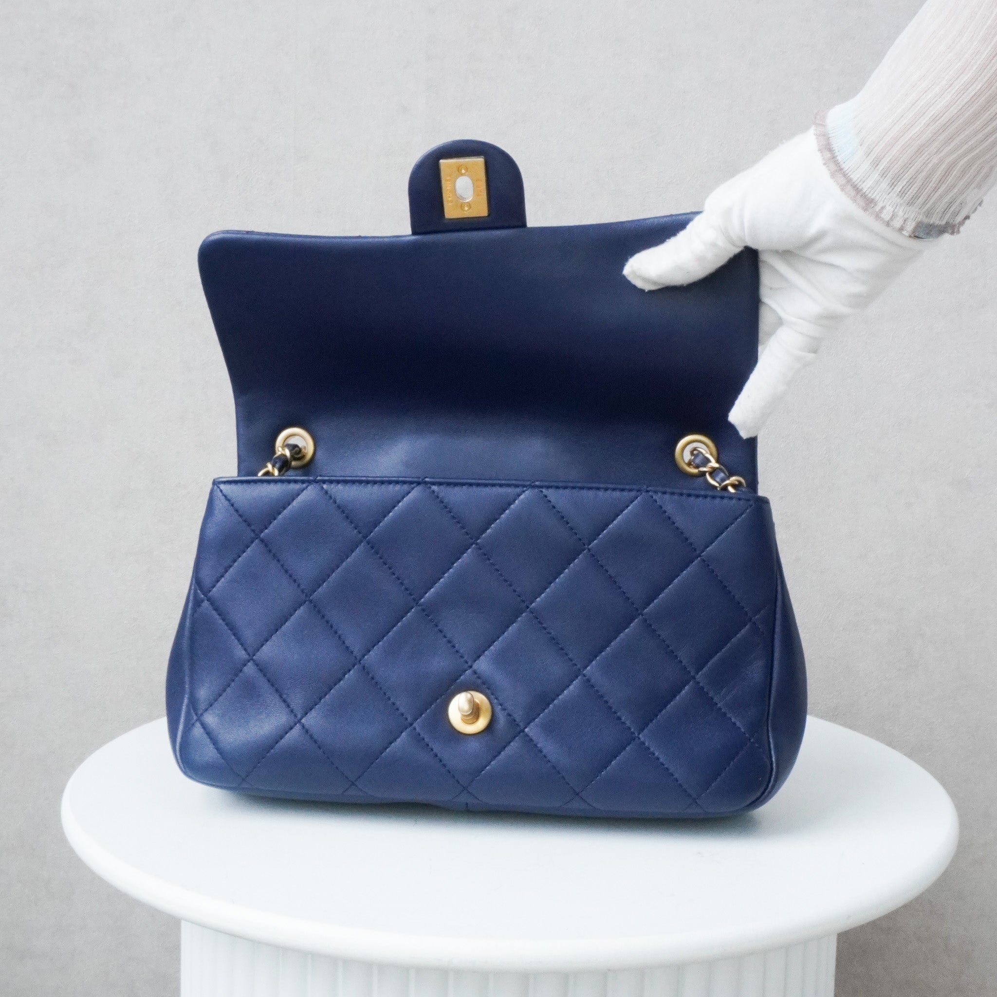 Chanel Loop Flapbag Navy