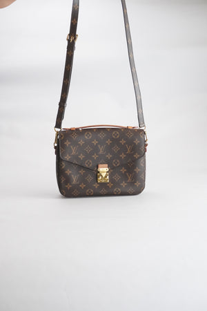 Louis Vuitton Pochette Métis Monogram (2015)