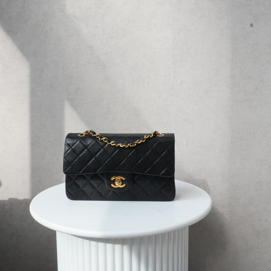 Chanel Classic Flapbag Small (1986-1988)