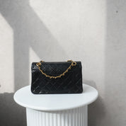 Chanel Classic Flapbag Small (1986-1988)