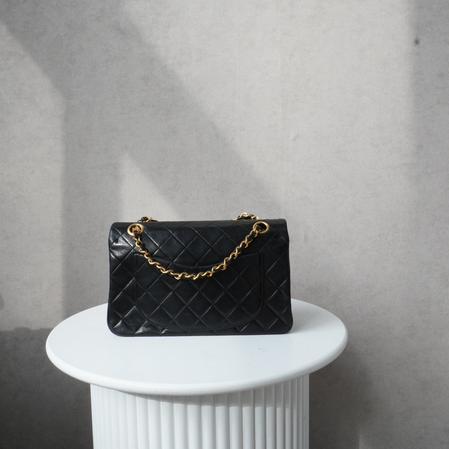 Chanel Classic Flapbag Small (1986-1988)