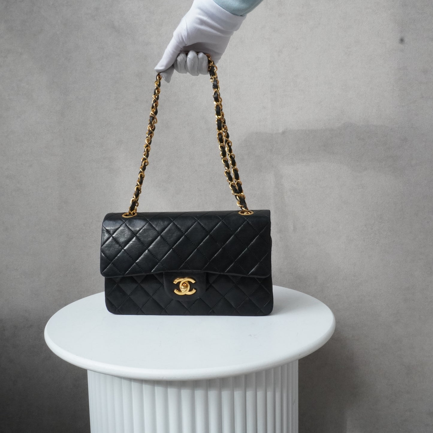 Chanel Classic Flapbag Small (1986-1988)