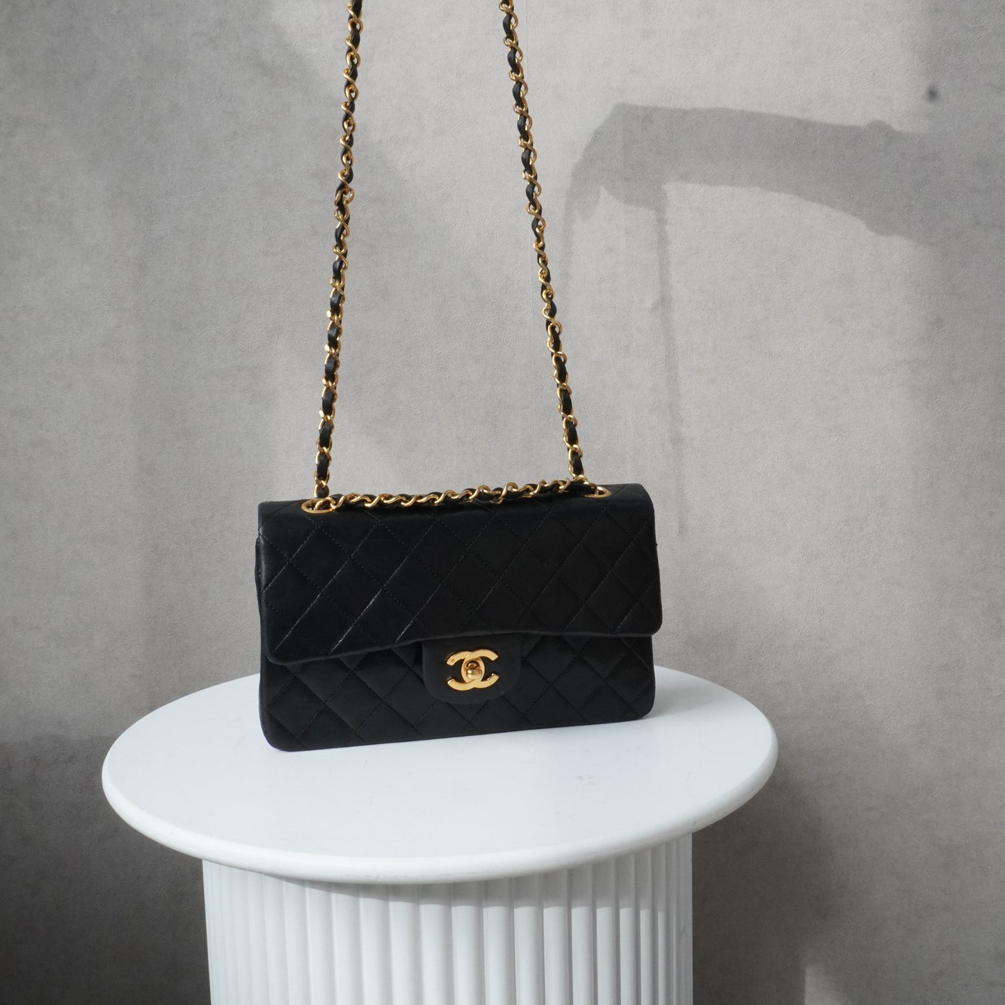 Chanel Classic Flapbag Small (1986-1988)