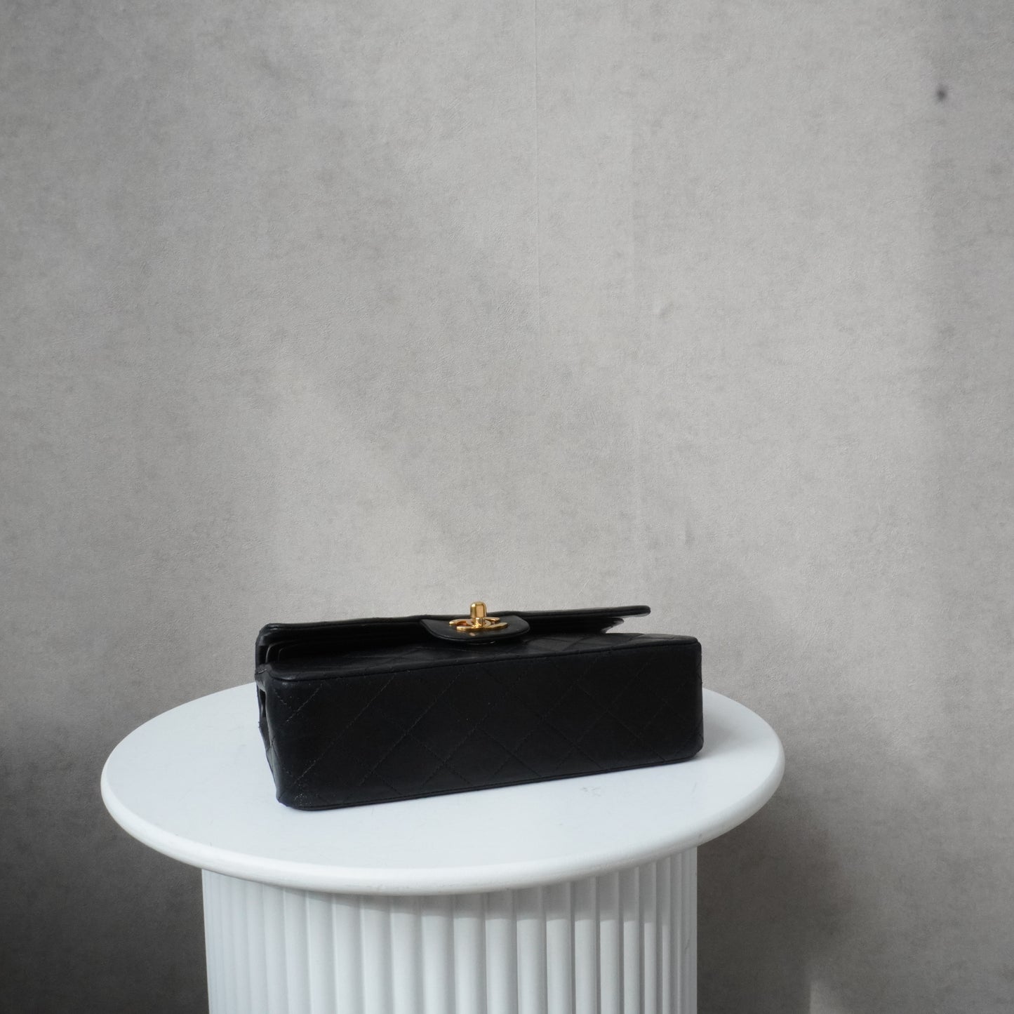 Chanel Classic Flapbag Small (1986-1988)